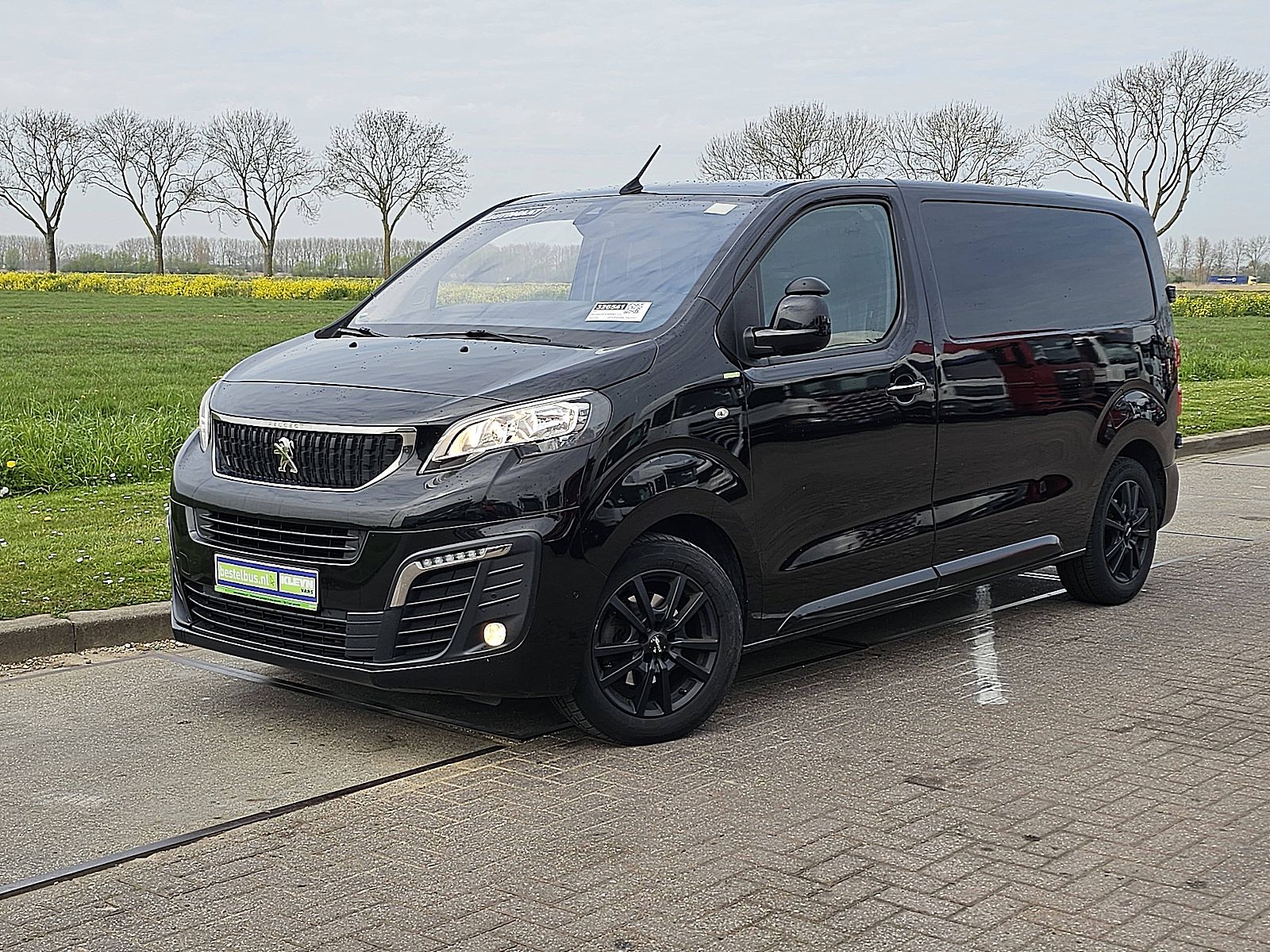 Peugeot Expert – achteraanzicht