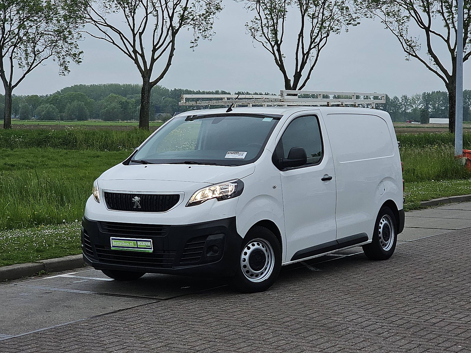 Peugeot Expert – achteraanzicht