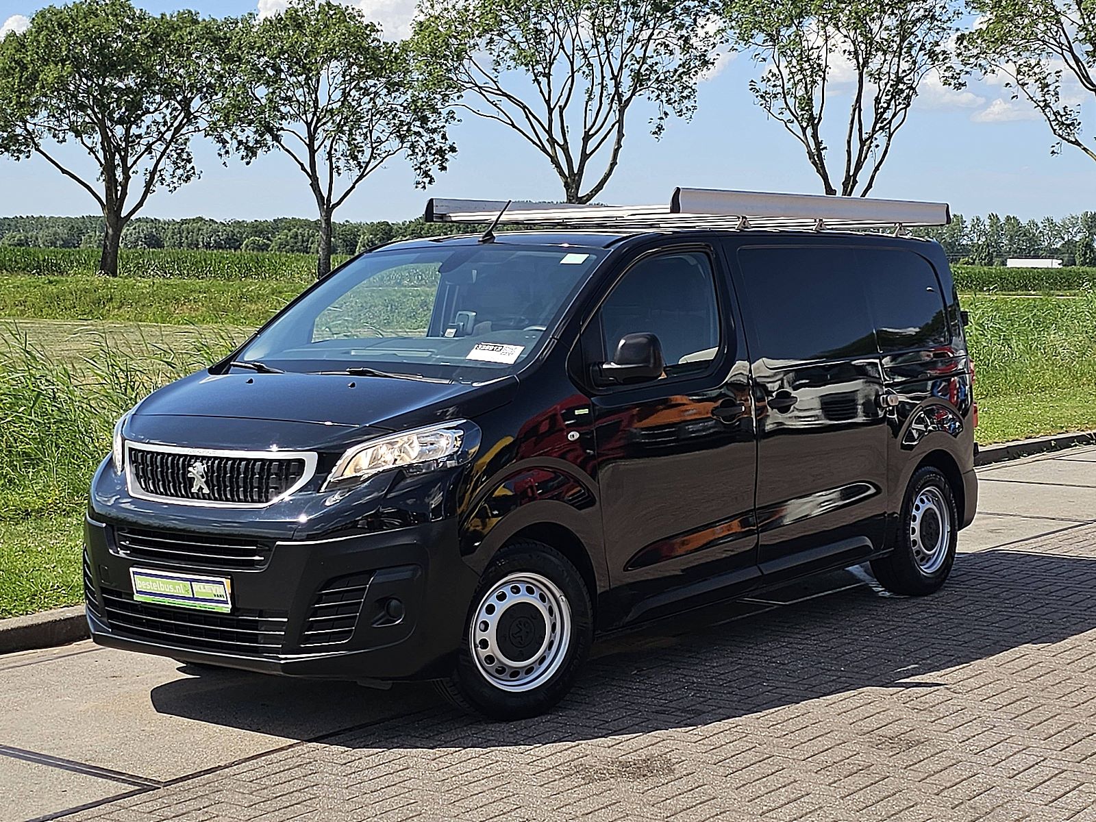 Peugeot Expert – achteraanzicht