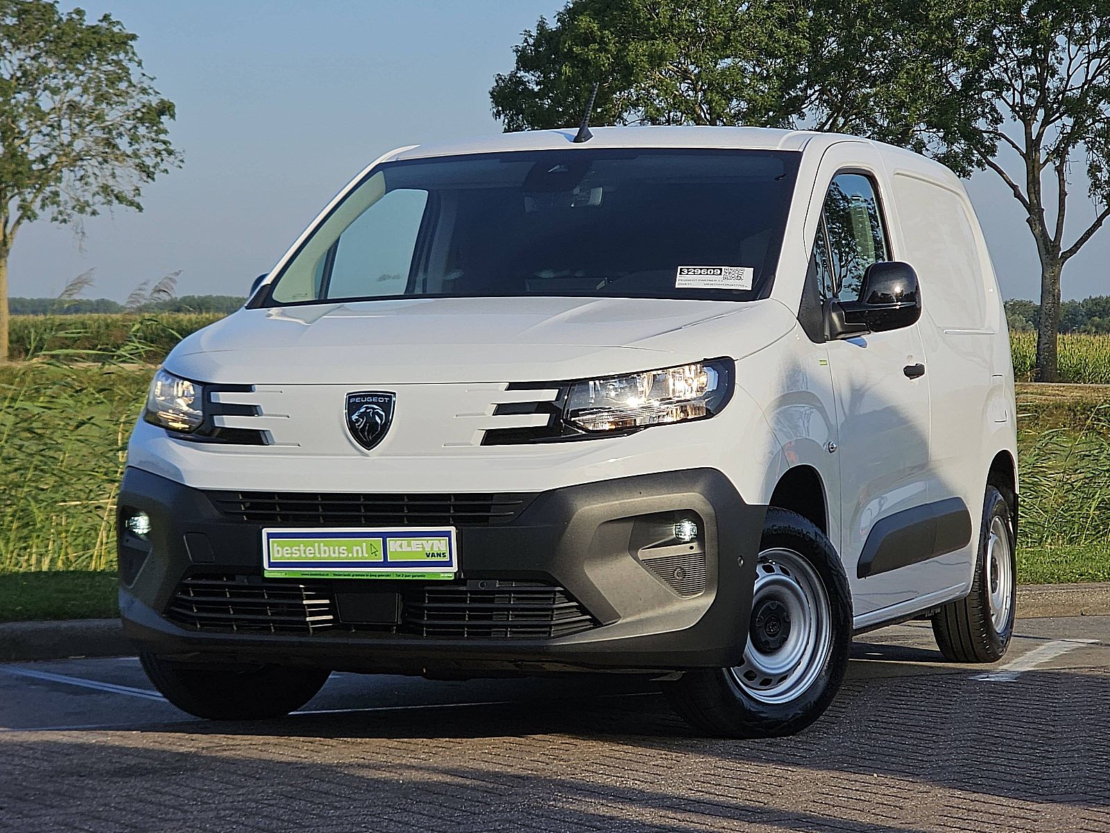 Peugeot Partner – vooraanzicht