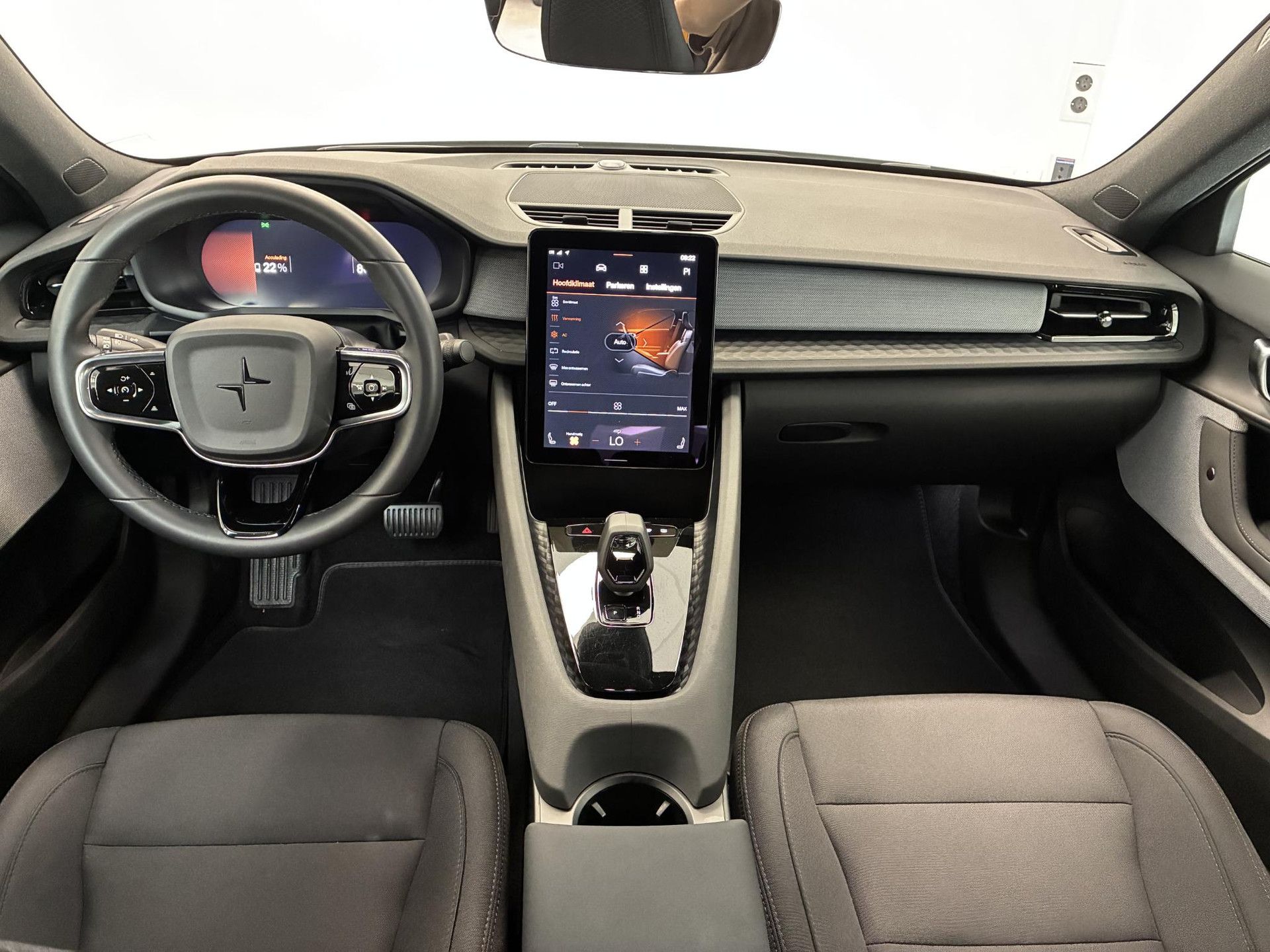 Polestar 2 met kenteken T-728-JH – interieur