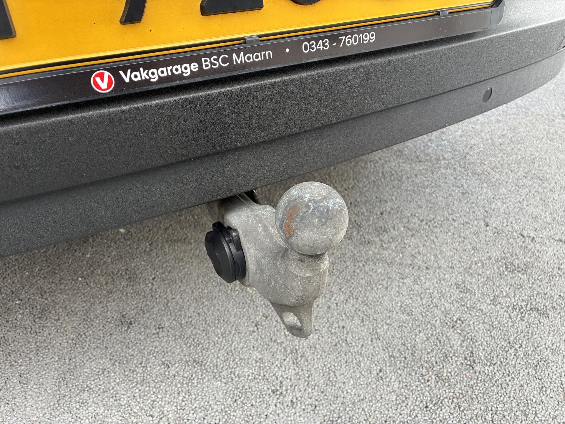 Polestar 2 met kenteken T-728-JH – detailfoto
