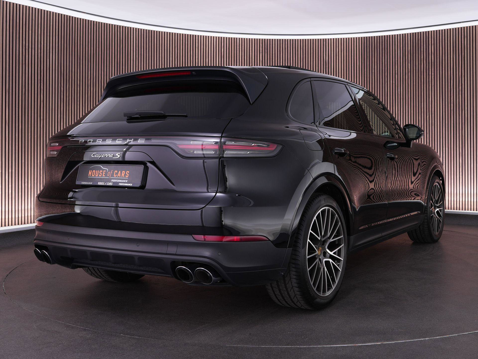 Porsche Cayenne met kenteken J-431-VK – achteraanzicht