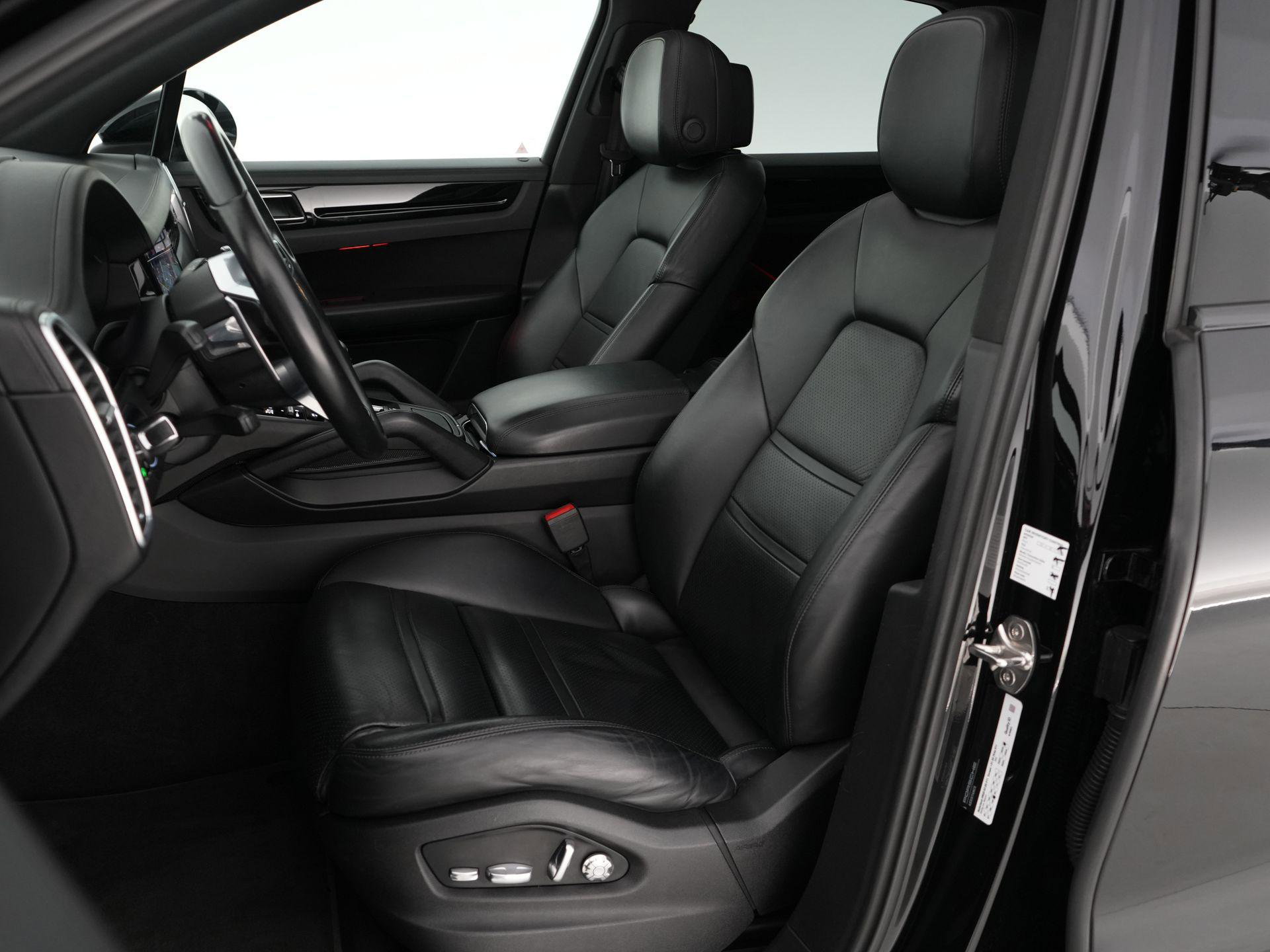 Porsche Cayenne met kenteken J-431-VK – detailfoto