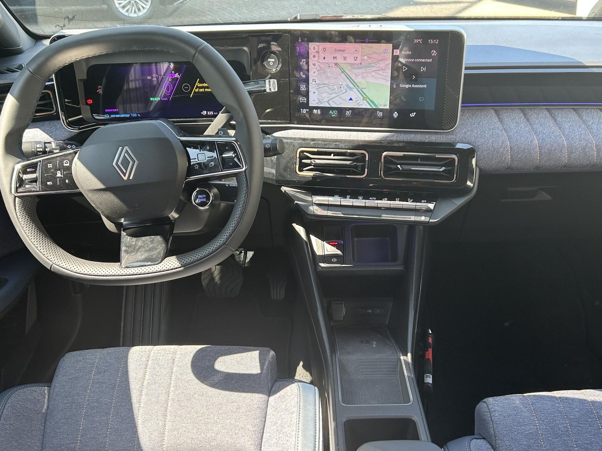 Renault 4 met kenteken KNG-09-L – interieur