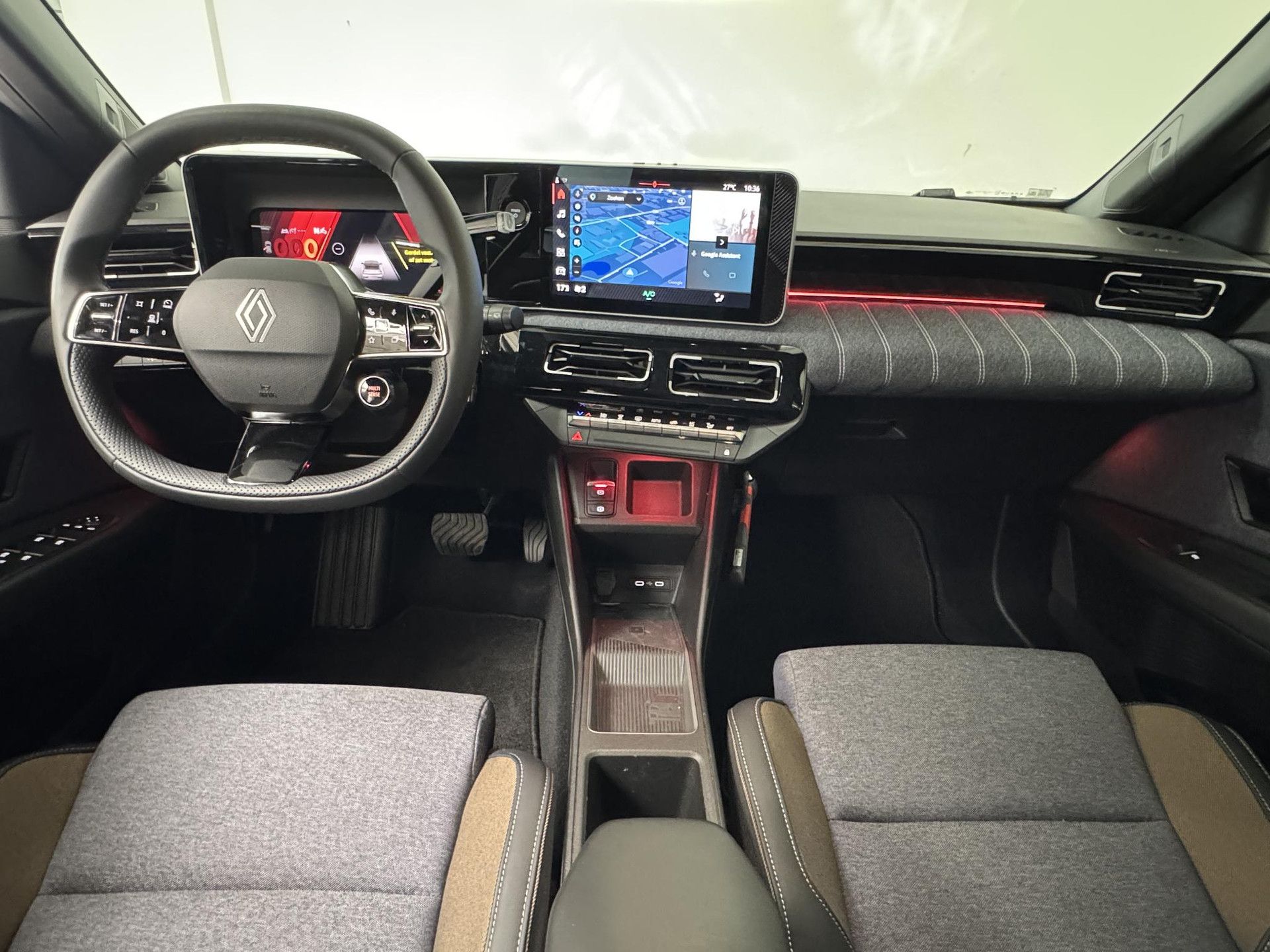 Renault 5 met kenteken JKZ-30-N – interieur