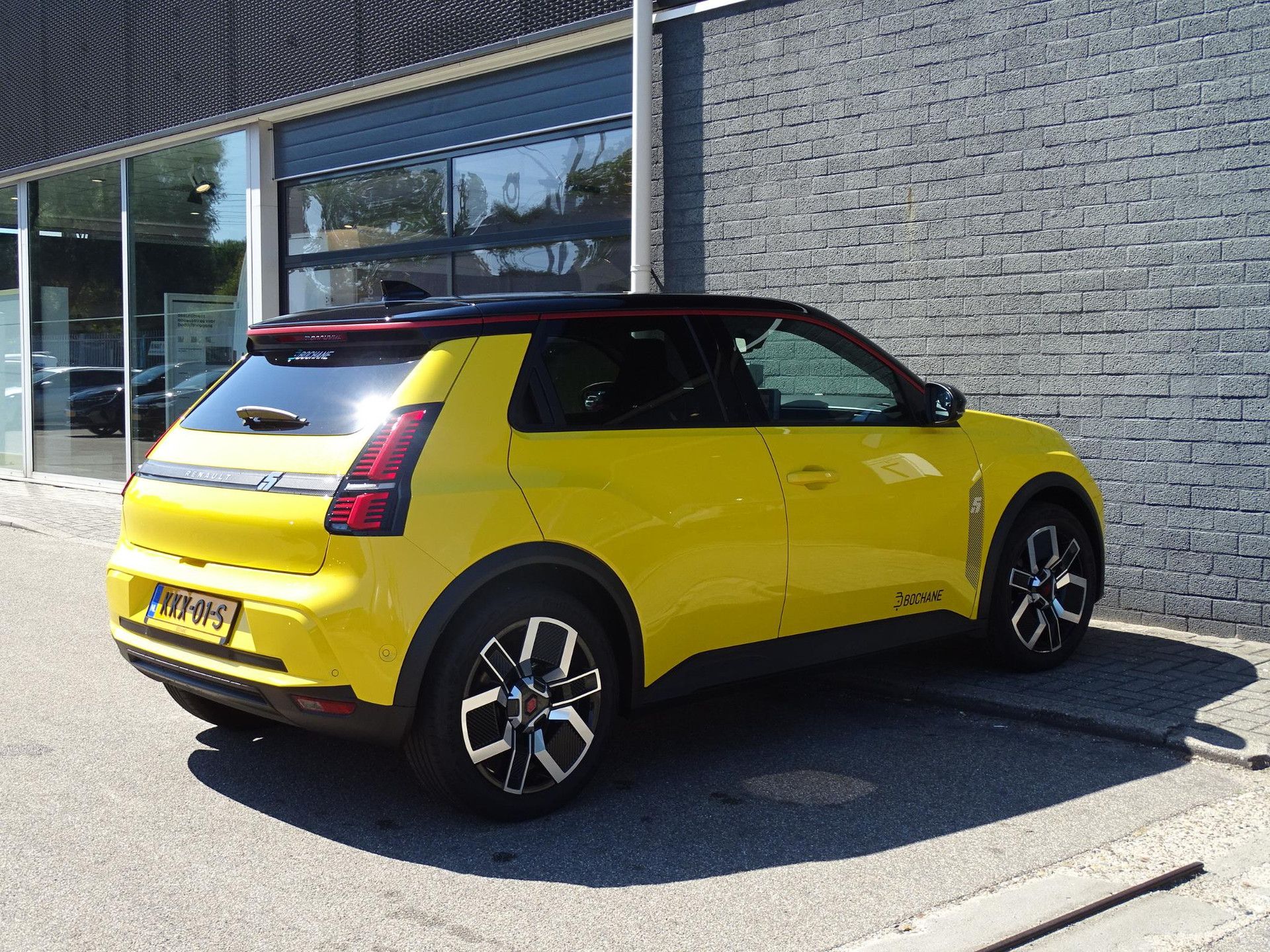 Renault 5 met kenteken KKX-01-S – achteraanzicht