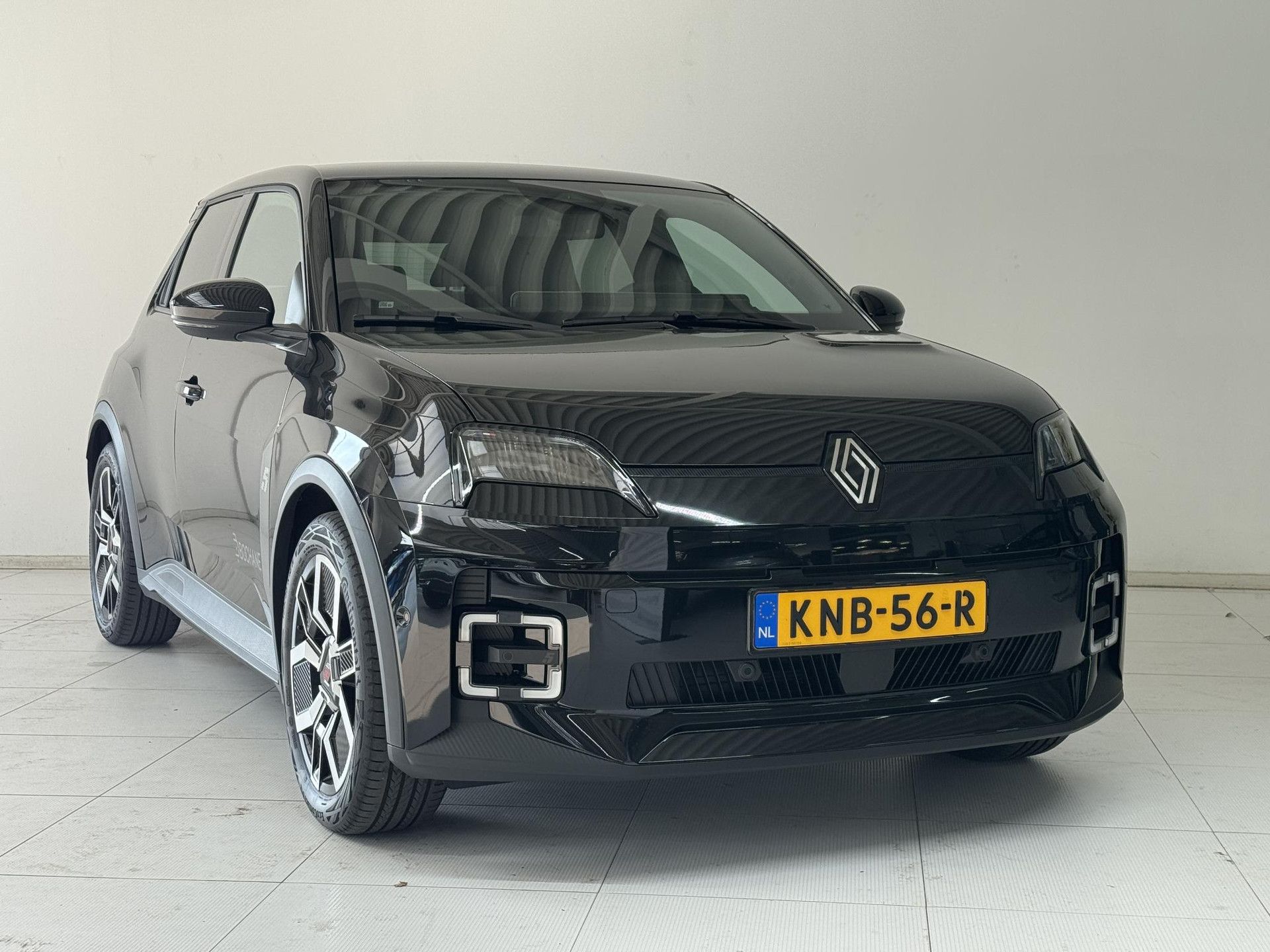 Renault 5 met kenteken KNB-56-R – detailfoto