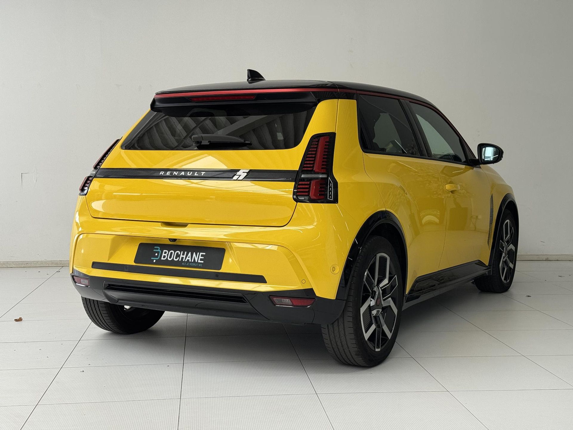 Renault 5 met kenteken KRV-35-R – achteraanzicht