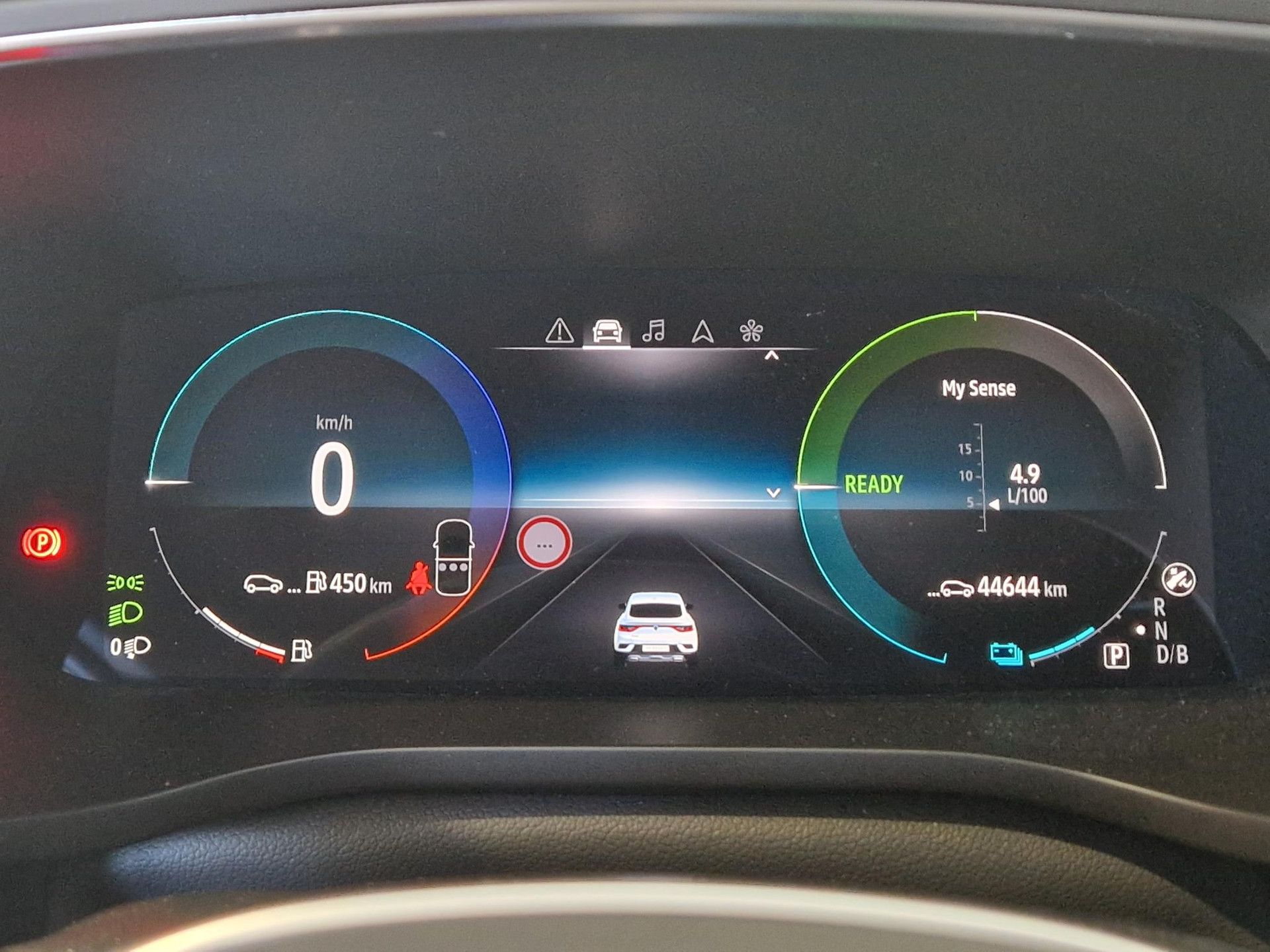 Renault Arkana met kenteken X-551-NT – dashboard