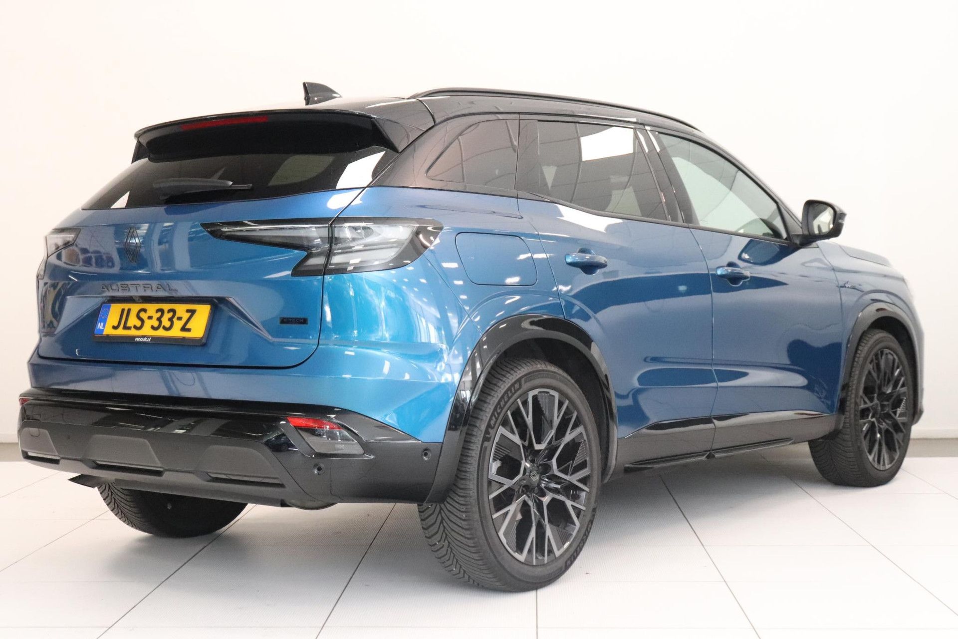 Renault Austral met kenteken JLS-33-Z – achteraanzicht