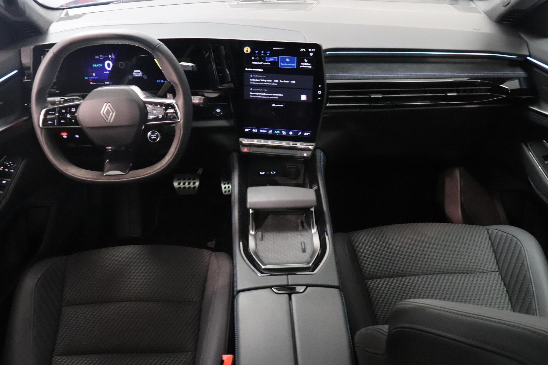 Renault Austral met kenteken JLS-33-Z – interieur