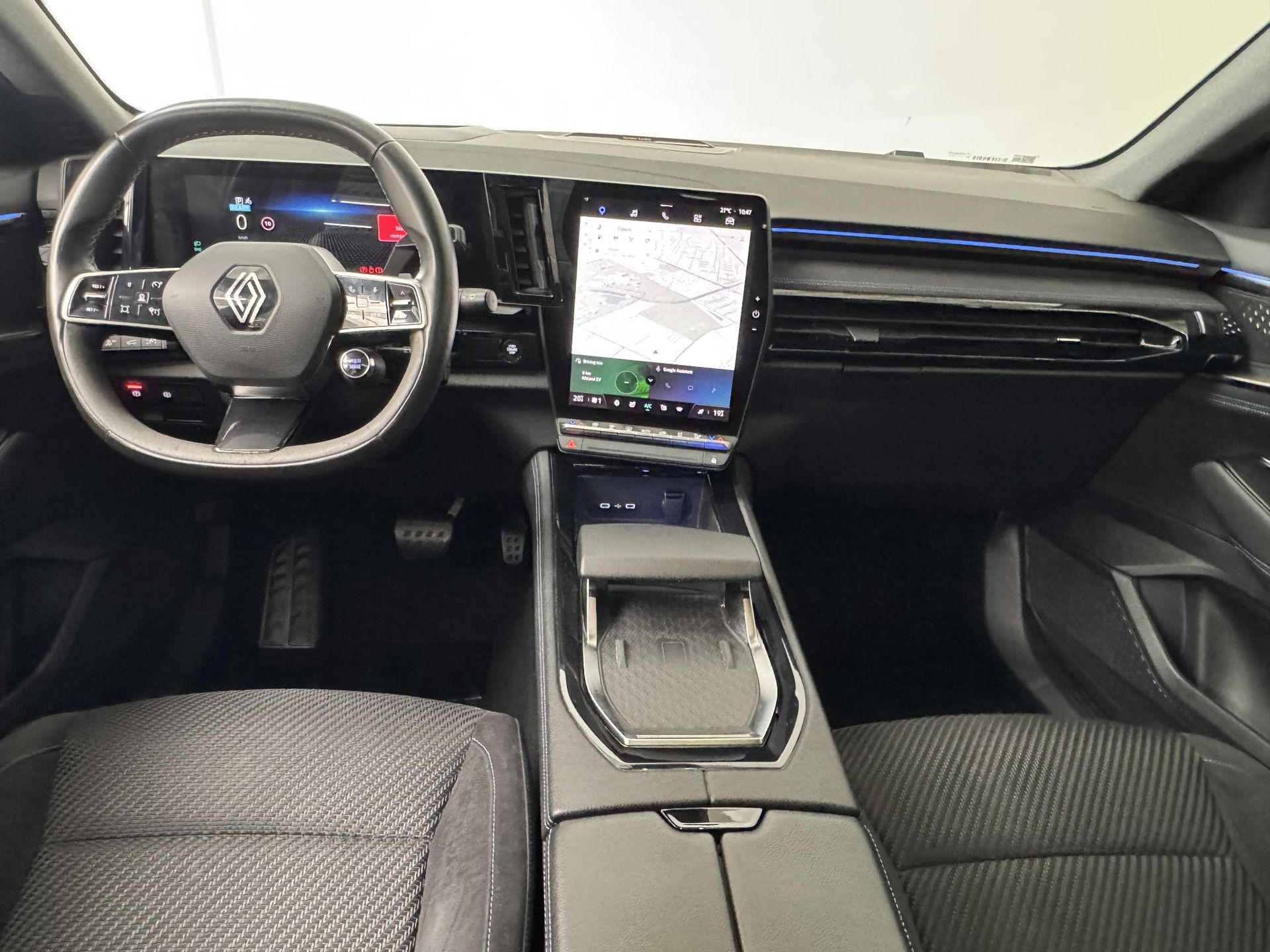 Renault Austral met kenteken KKN-40-H – interieur
