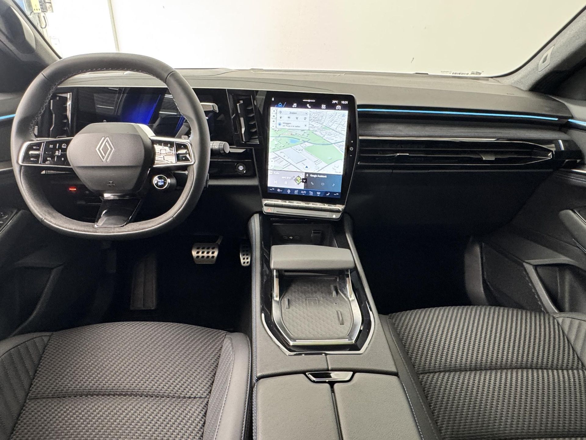 Renault Austral met kenteken KRF-51-G – interieur