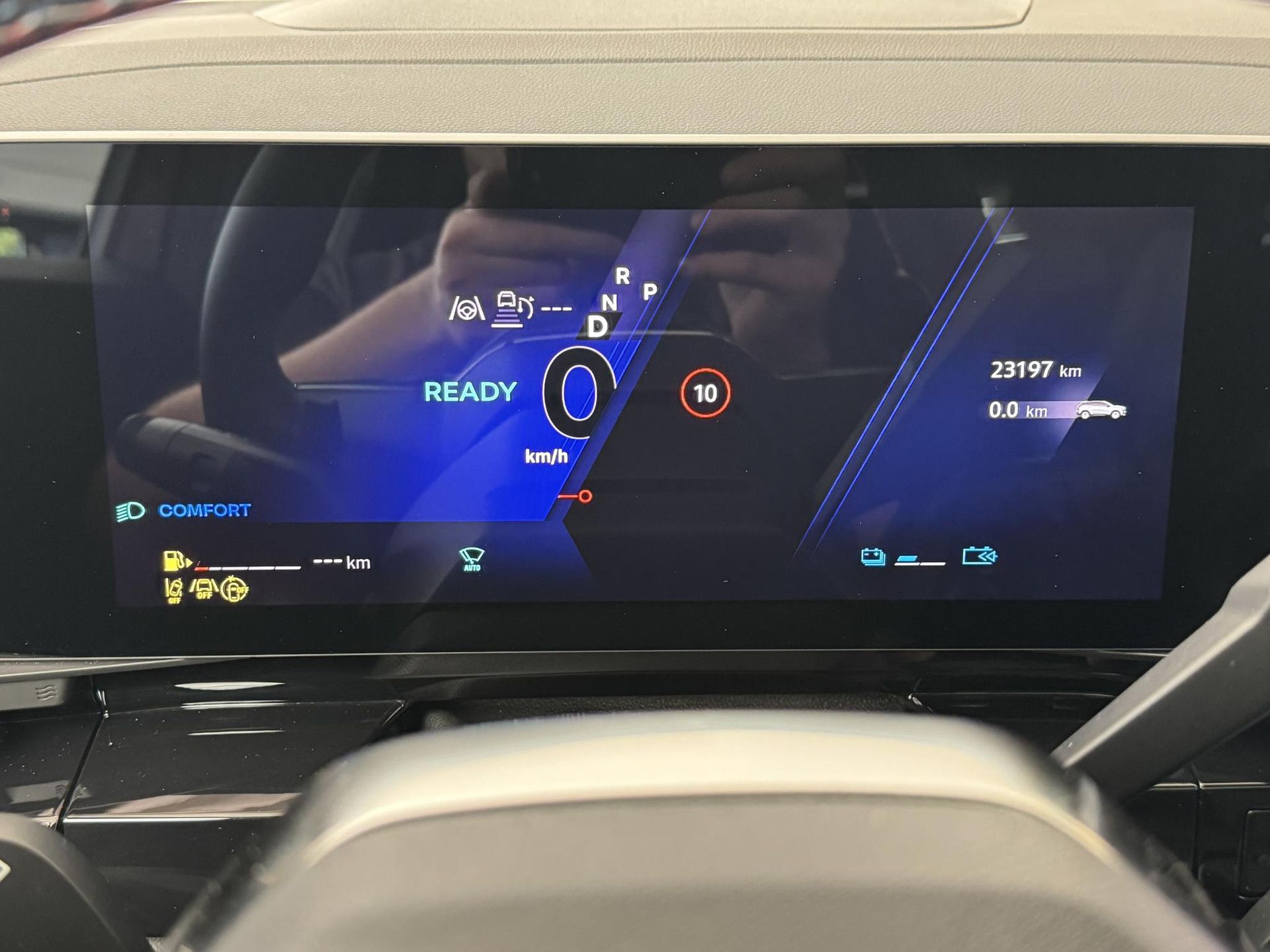 Renault Austral met kenteken KRF-51-G – dashboard