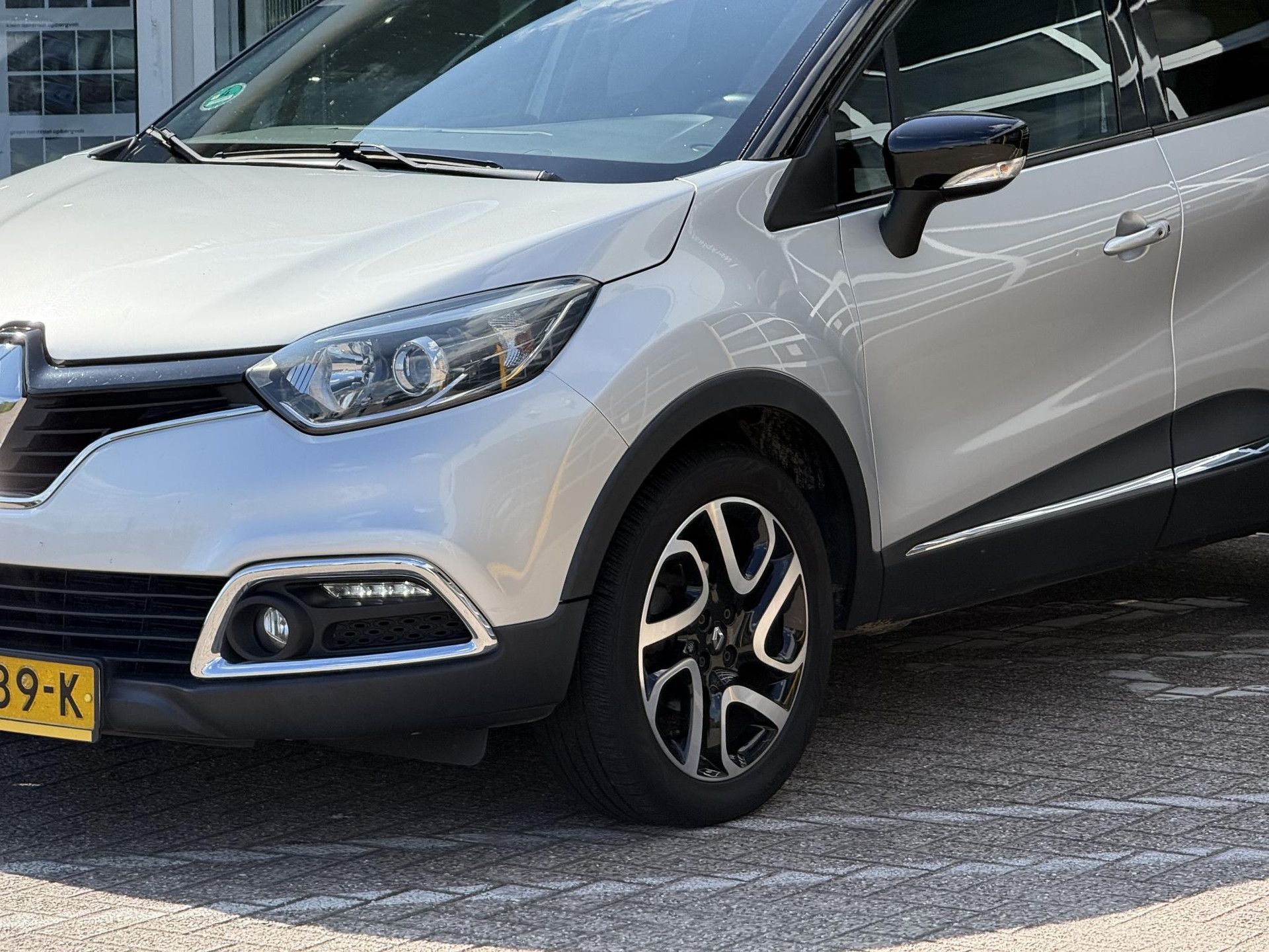 Renault Captur met kenteken HF-589-K – interieur