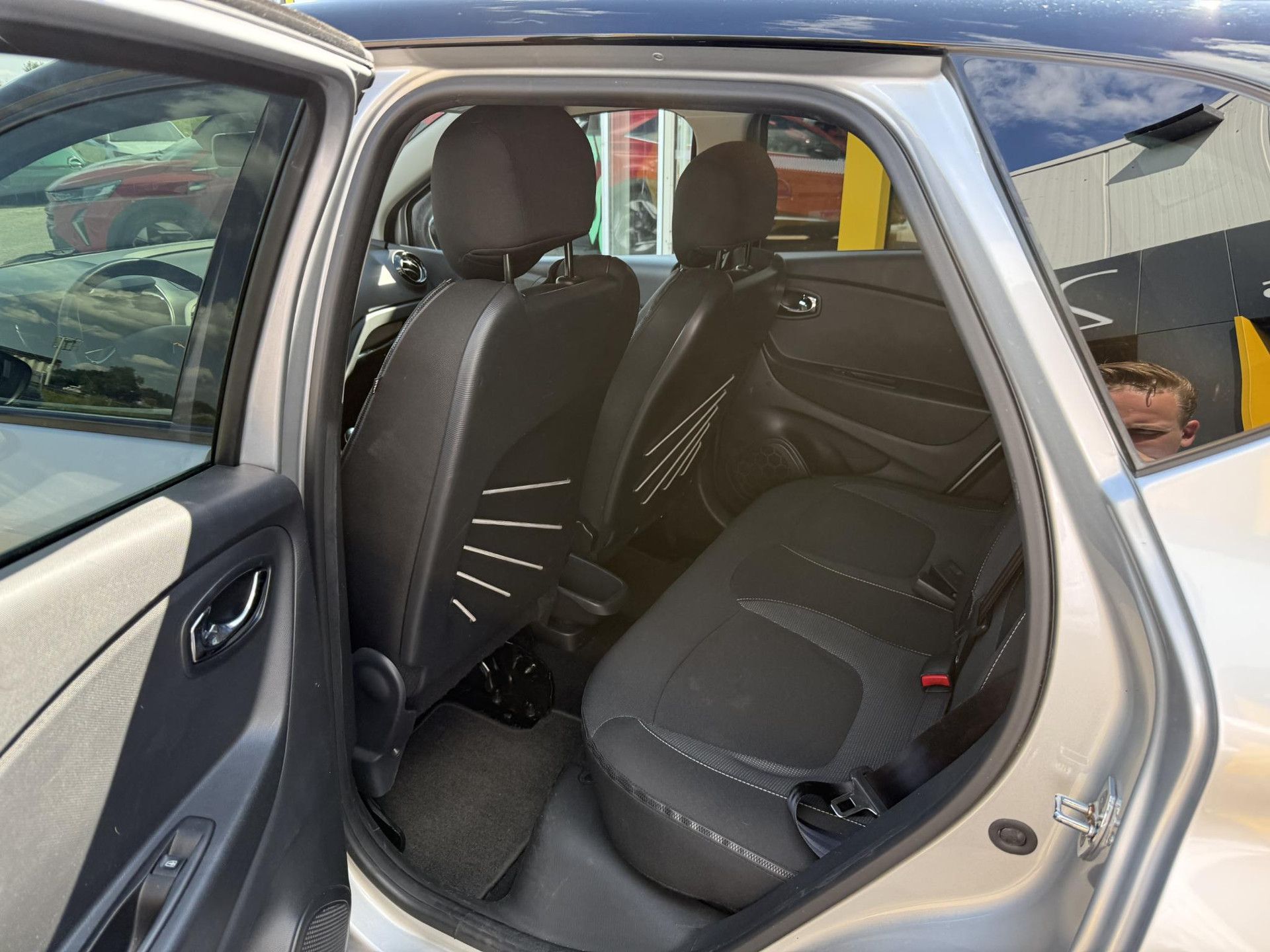 Renault Captur met kenteken HF-589-K – dashboard