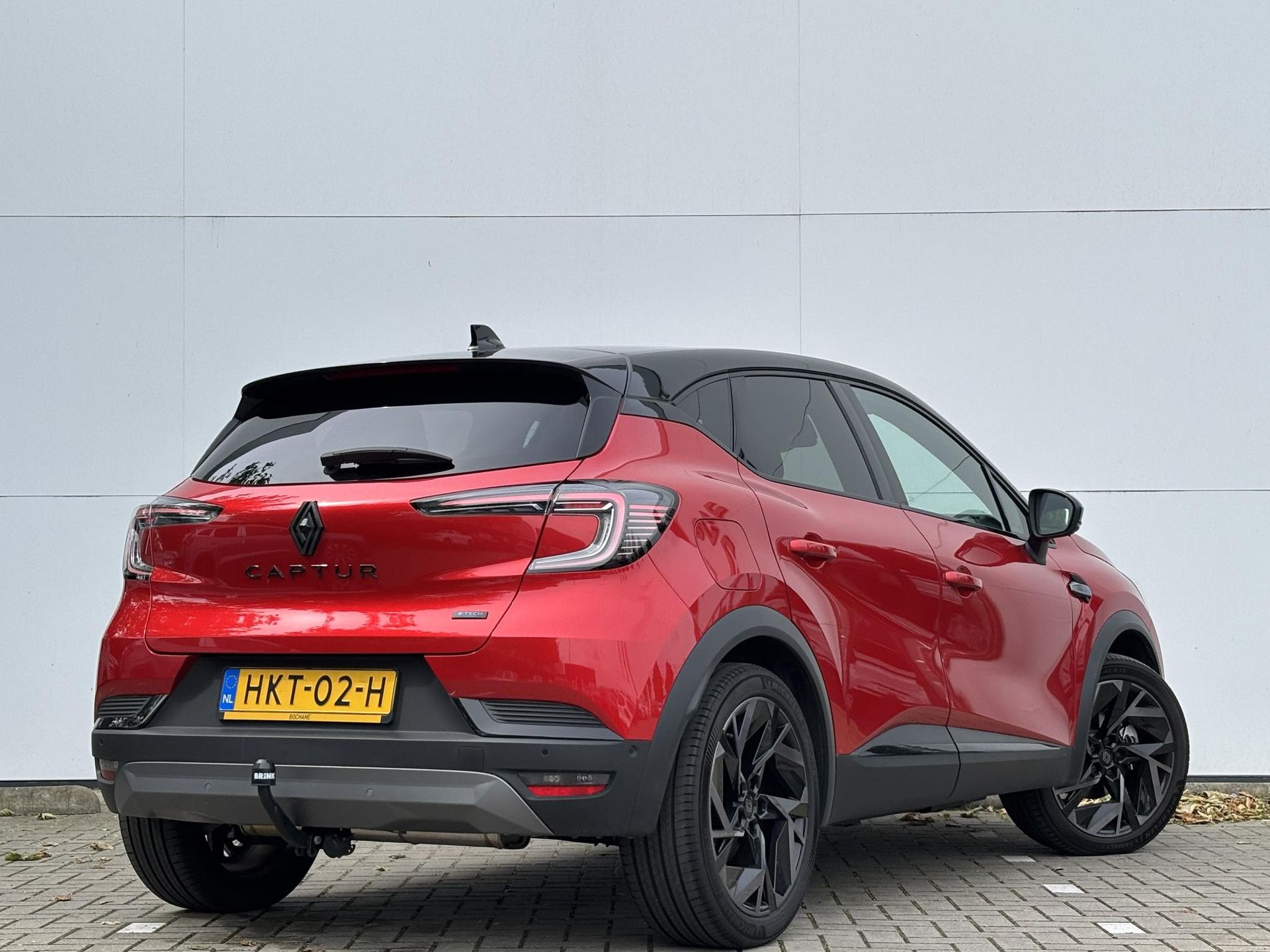 Renault Captur met kenteken HKT-02-H – achteraanzicht