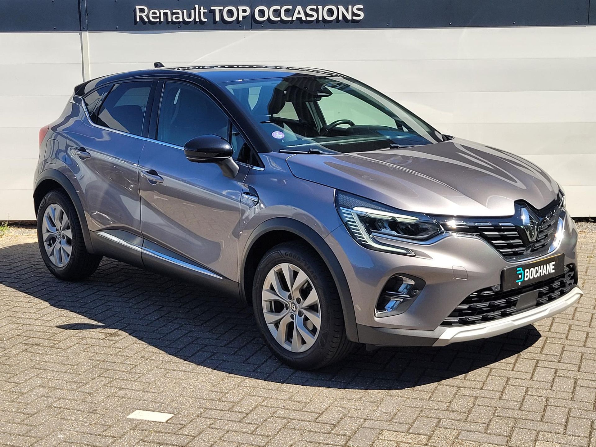 Renault Captur met kenteken J-360-HN – detailfoto