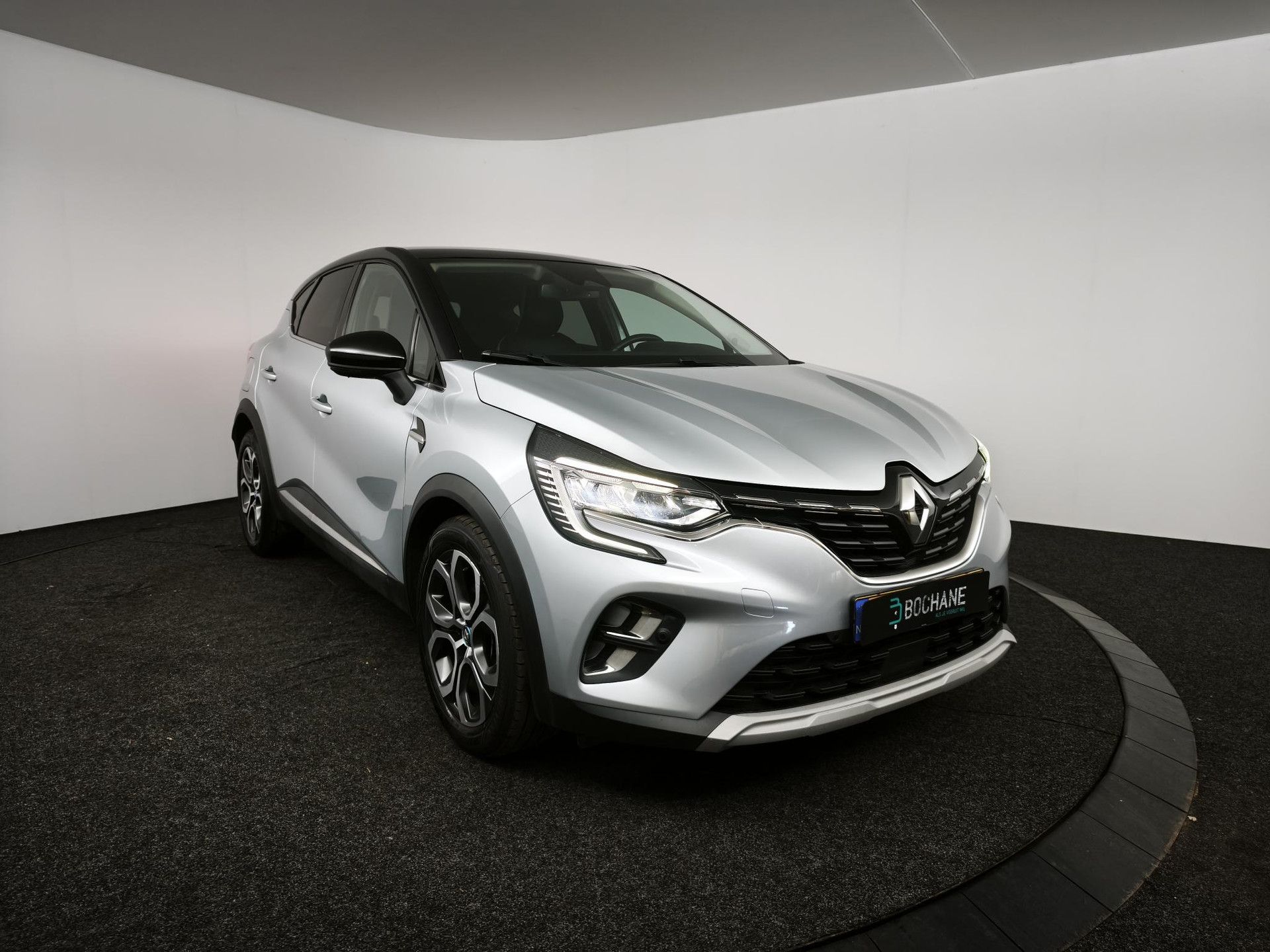 Renault Captur met kenteken JBS-17-F – detailfoto