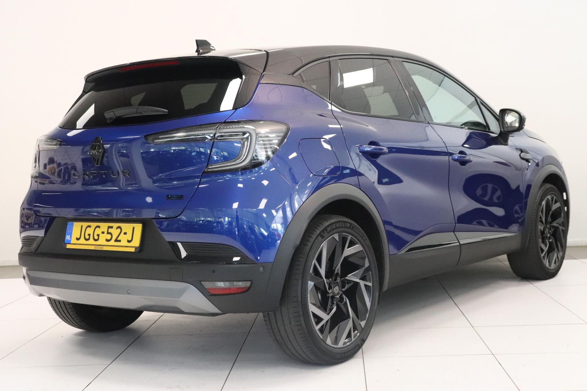 Renault Captur met kenteken JGG-52-J – achteraanzicht