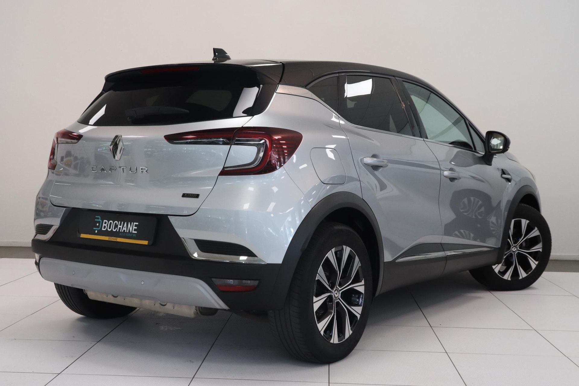 Renault Captur met kenteken KKV-33-R – achteraanzicht
