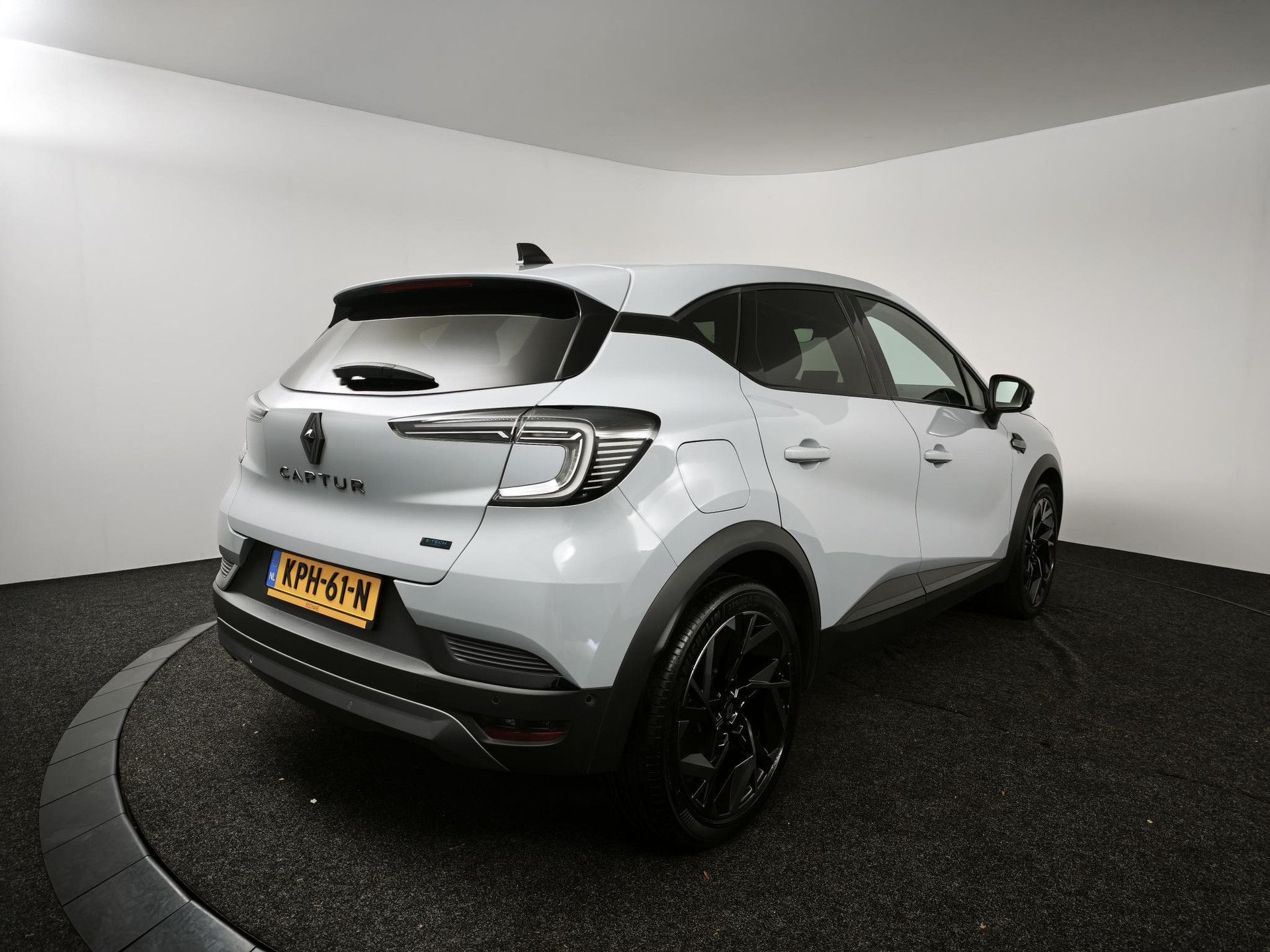 Renault Captur met kenteken KPH-61-N – achteraanzicht