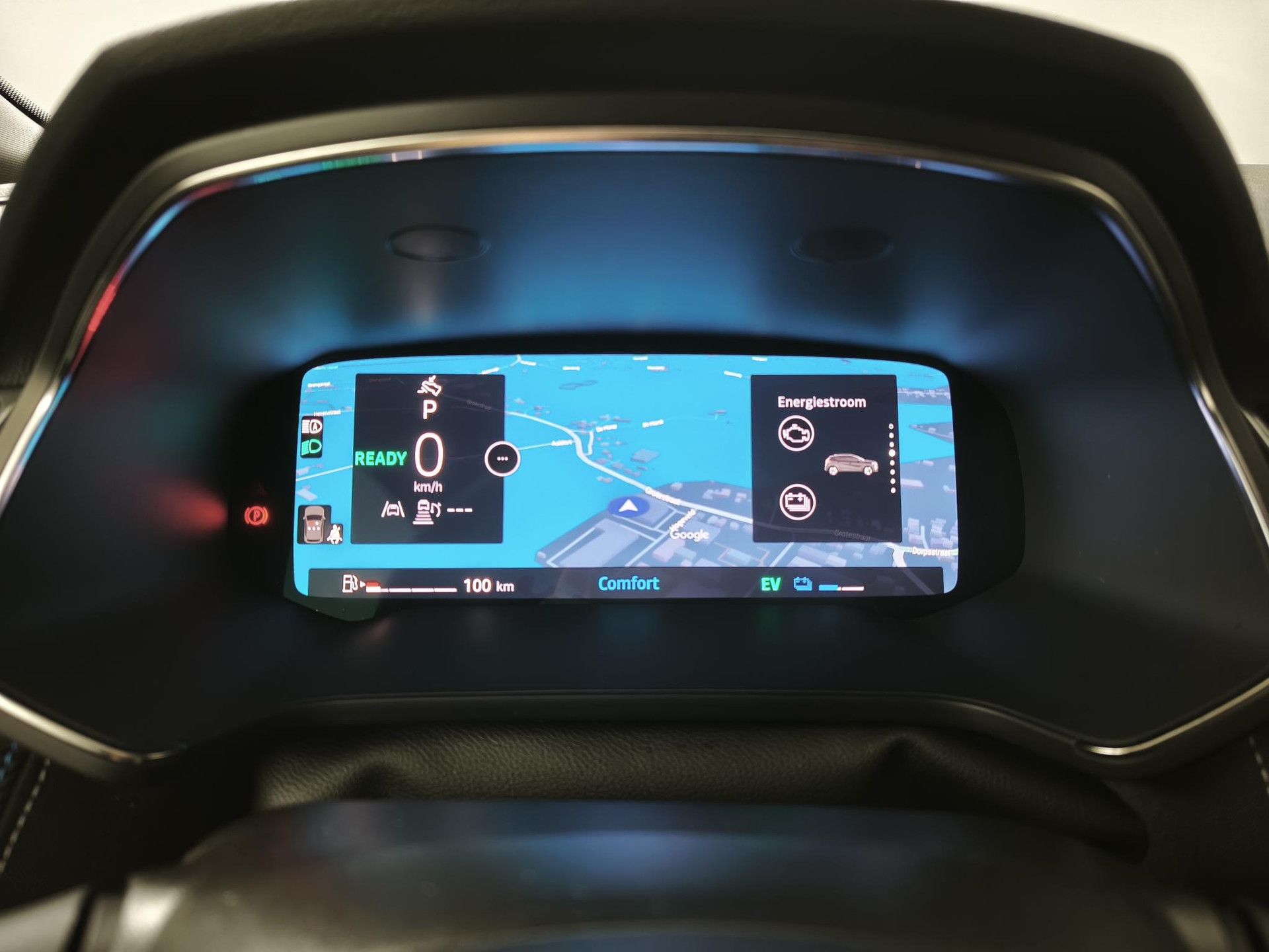Renault Captur met kenteken KPJ-24-F – dashboard