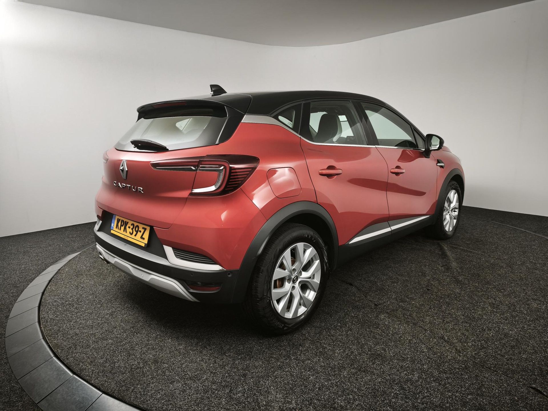 Renault Captur met kenteken KPK-39-Z – achteraanzicht