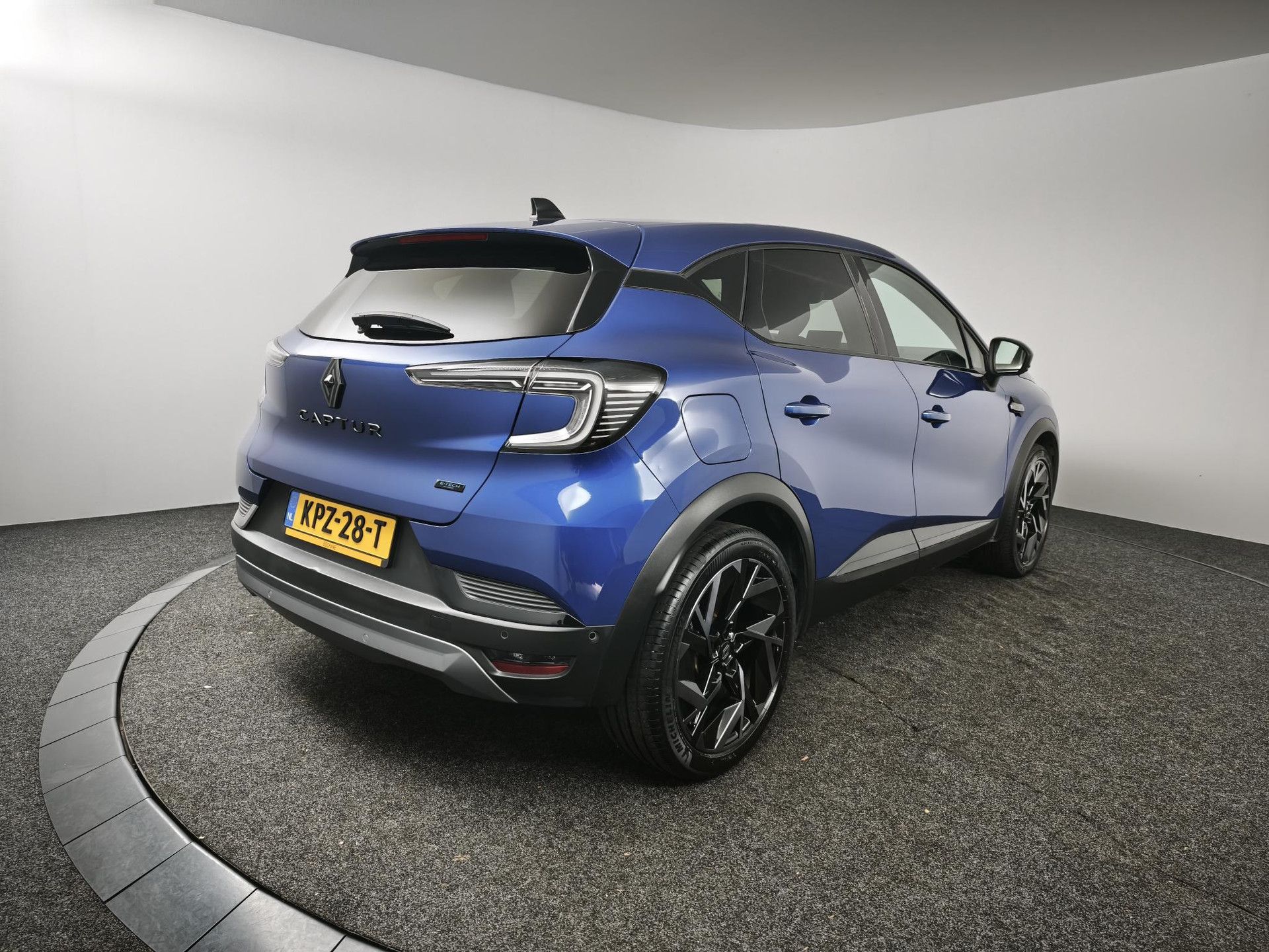 Renault Captur met kenteken KPZ-28-T – achteraanzicht