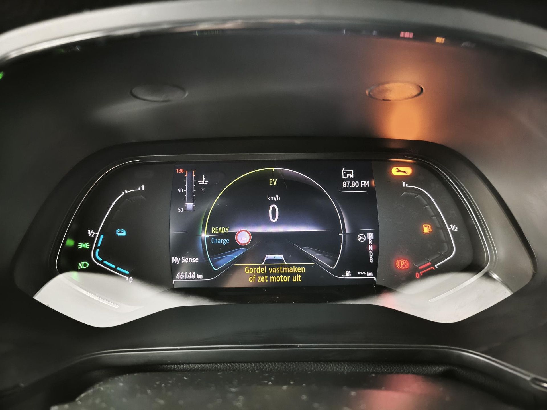 Renault Captur met kenteken KRD-31-X – dashboard