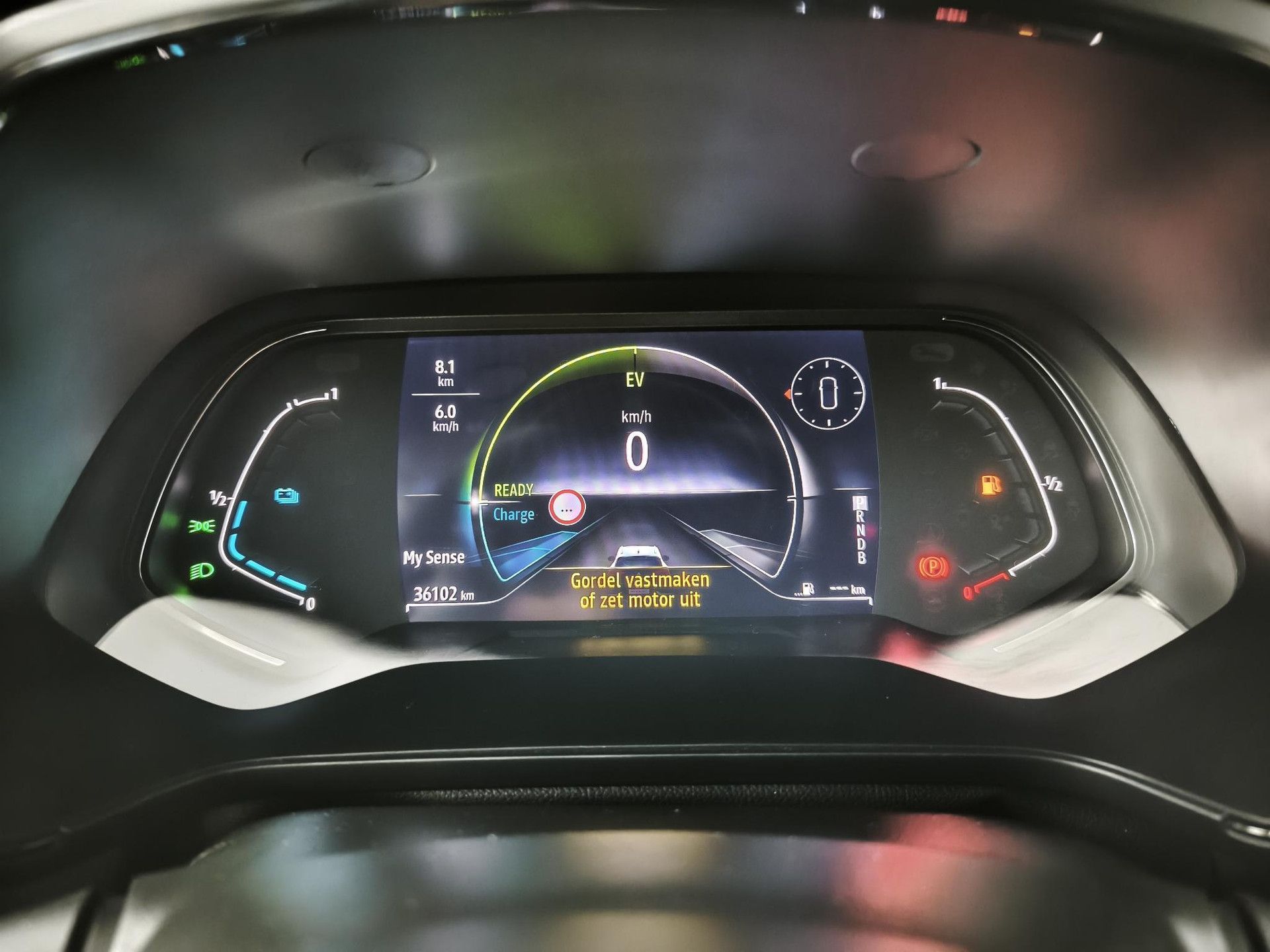 Renault Captur met kenteken KRD-66-P – dashboard
