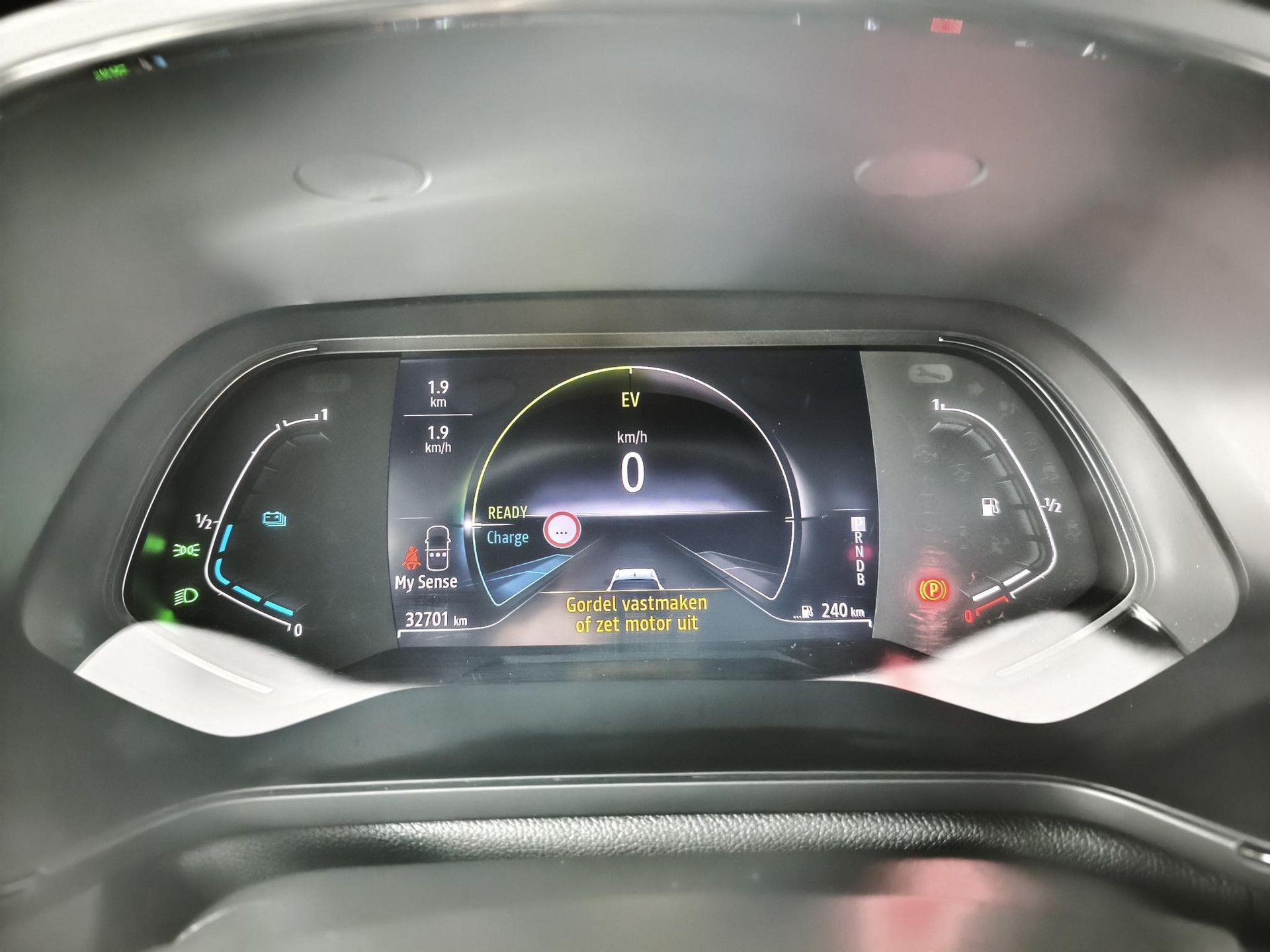 Renault Captur met kenteken KRF-10-D – dashboard