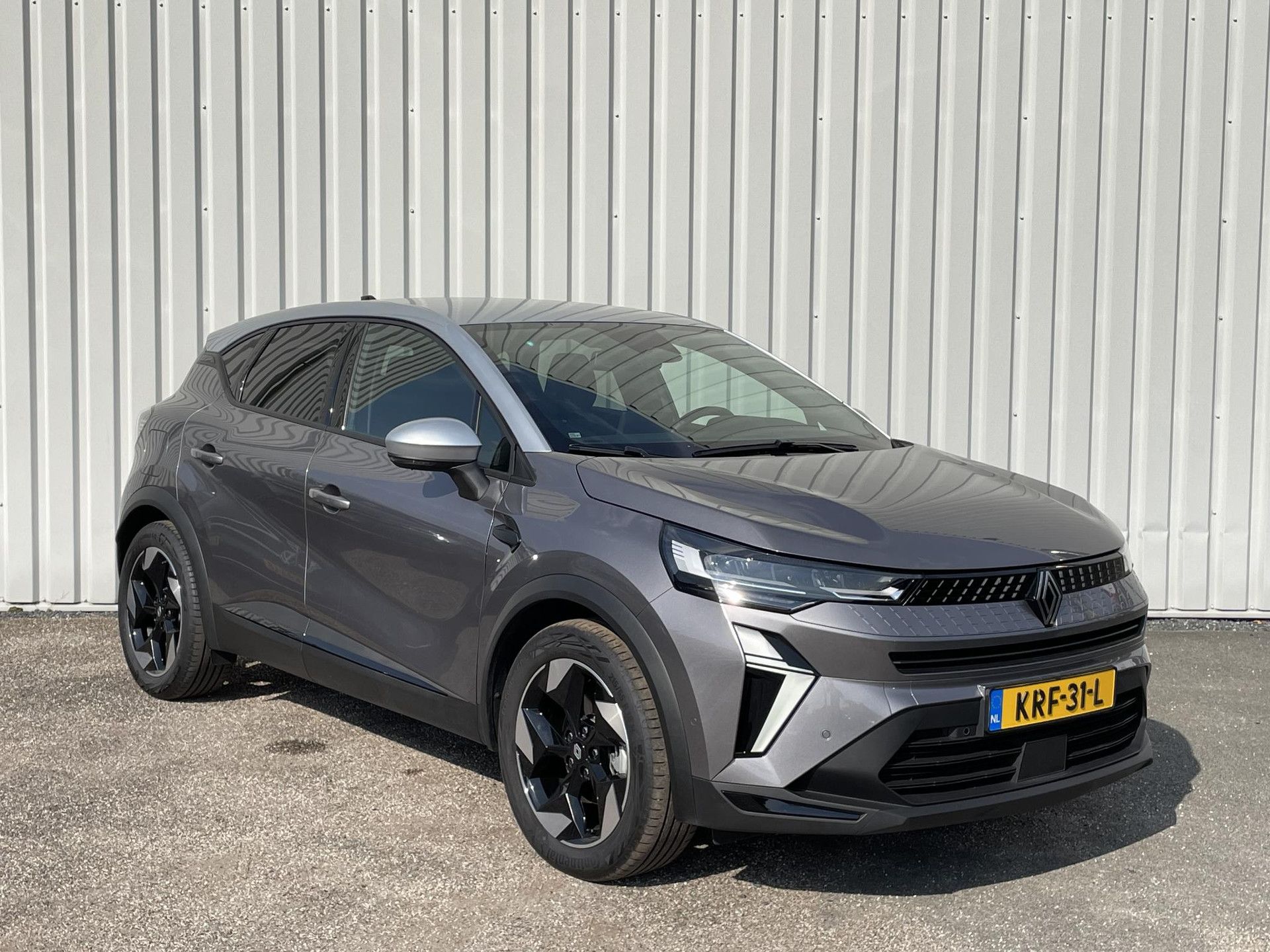 Renault Captur met kenteken KRF-31-L – detailfoto