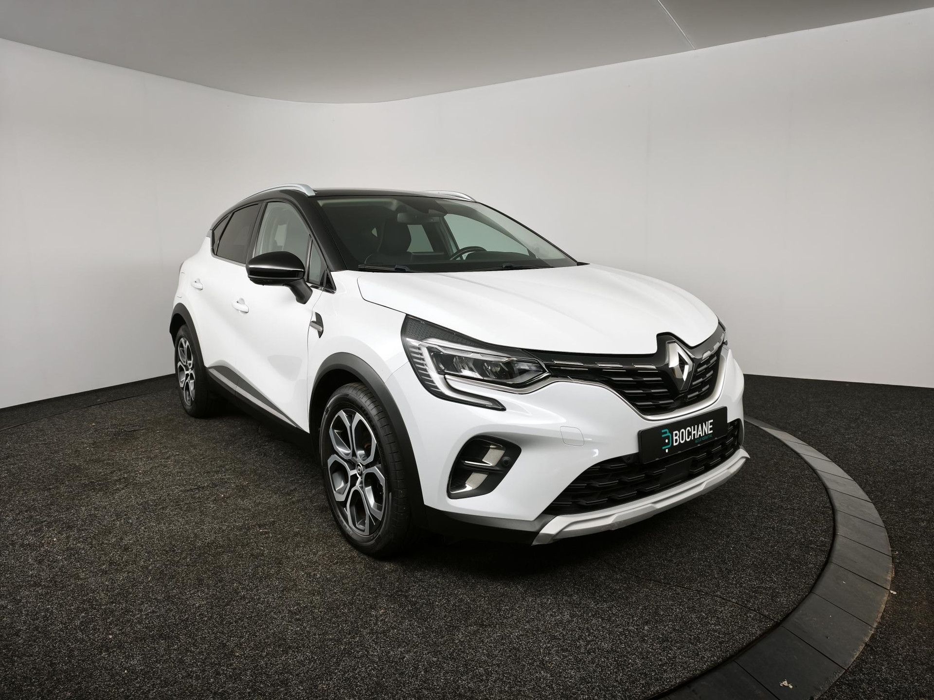 Renault Captur met kenteken KRR-24-J – detailfoto