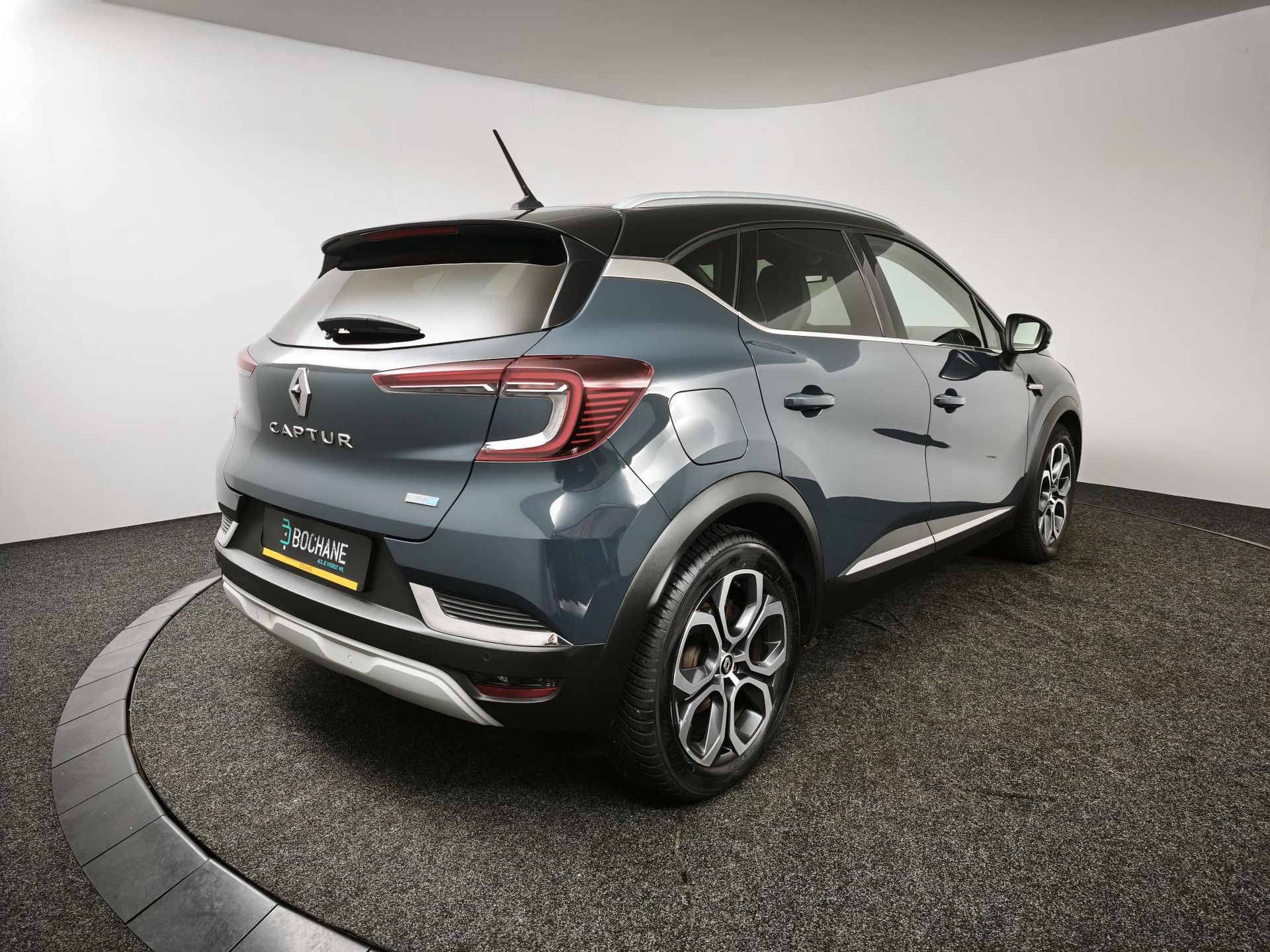 Renault Captur met kenteken KRR-81-R – achteraanzicht