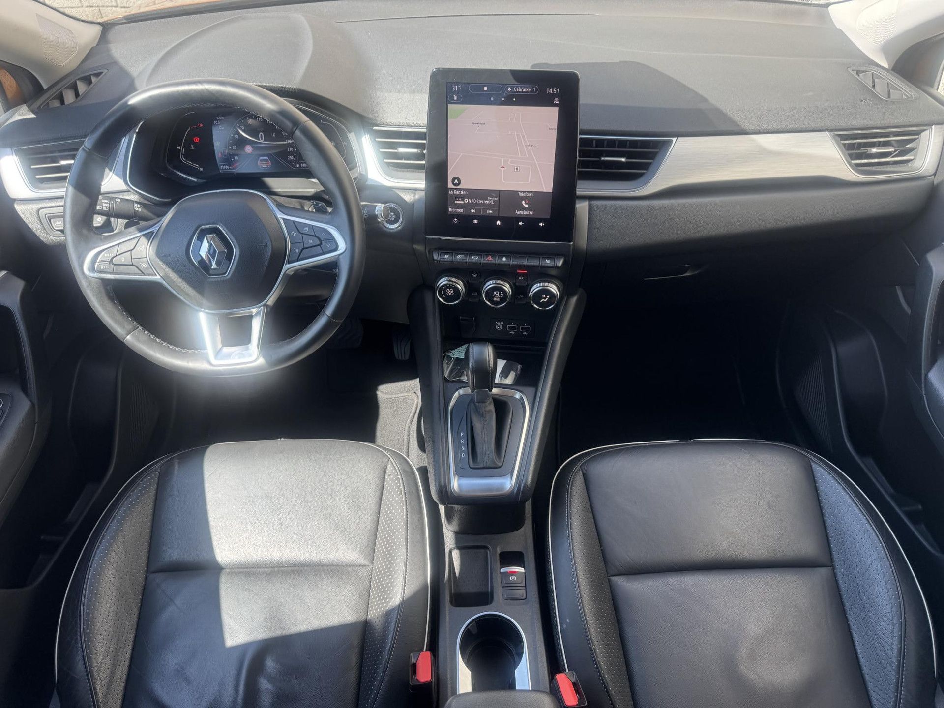 Renault Captur met kenteken N-524-TD – interieur