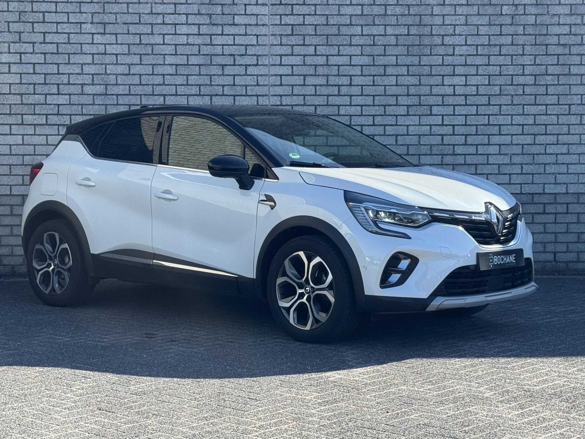 Renault Captur met kenteken T-157-PT – detailfoto