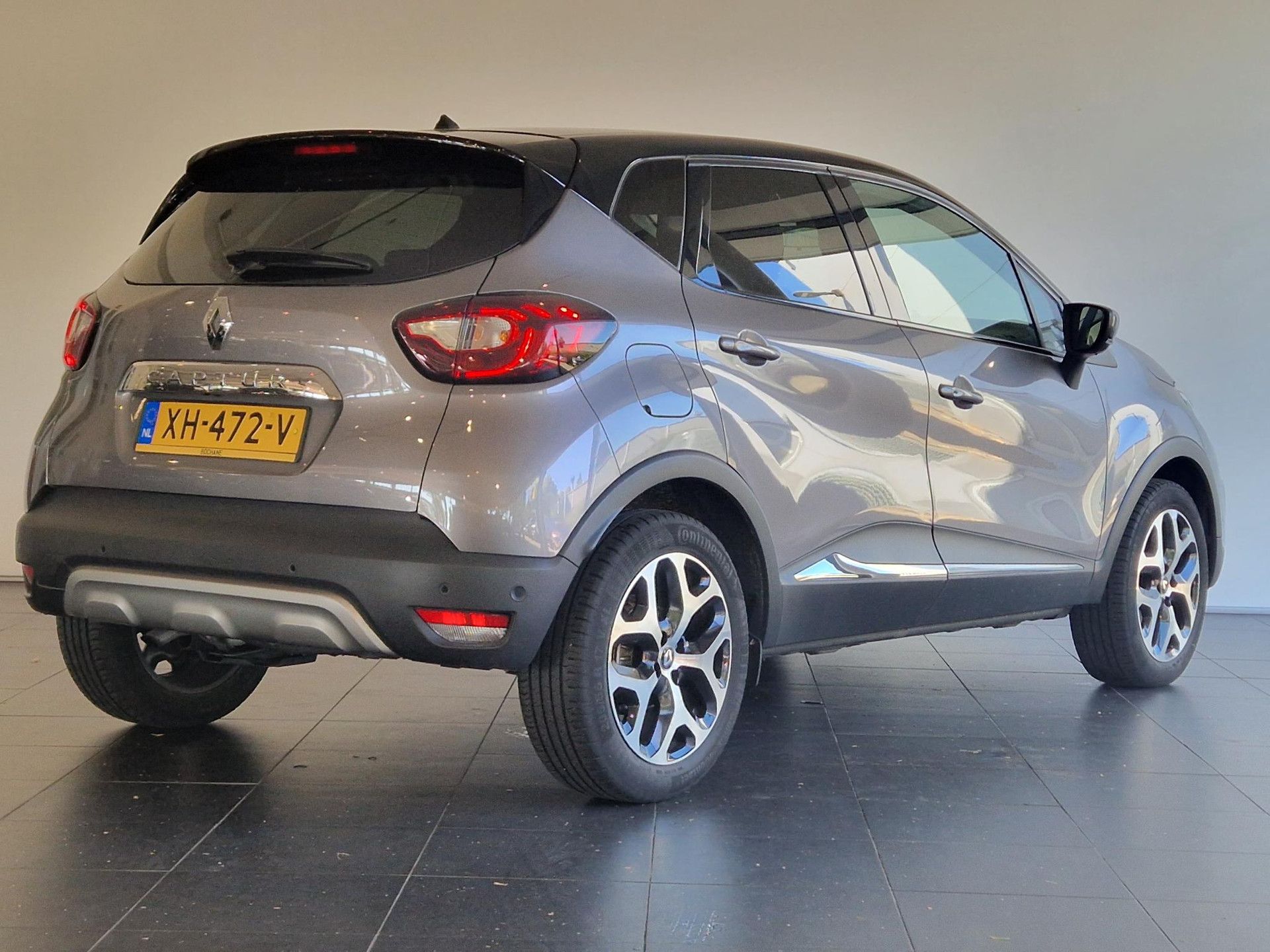 Renault Captur met kenteken XH-472-V – achteraanzicht