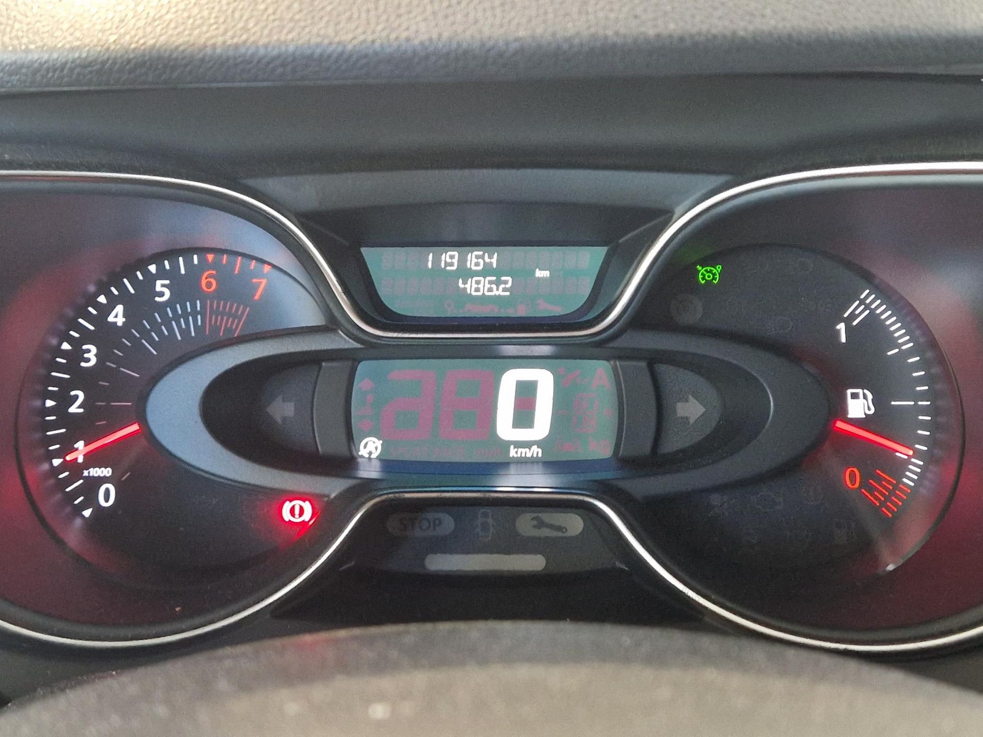 Renault Captur met kenteken XH-472-V – dashboard