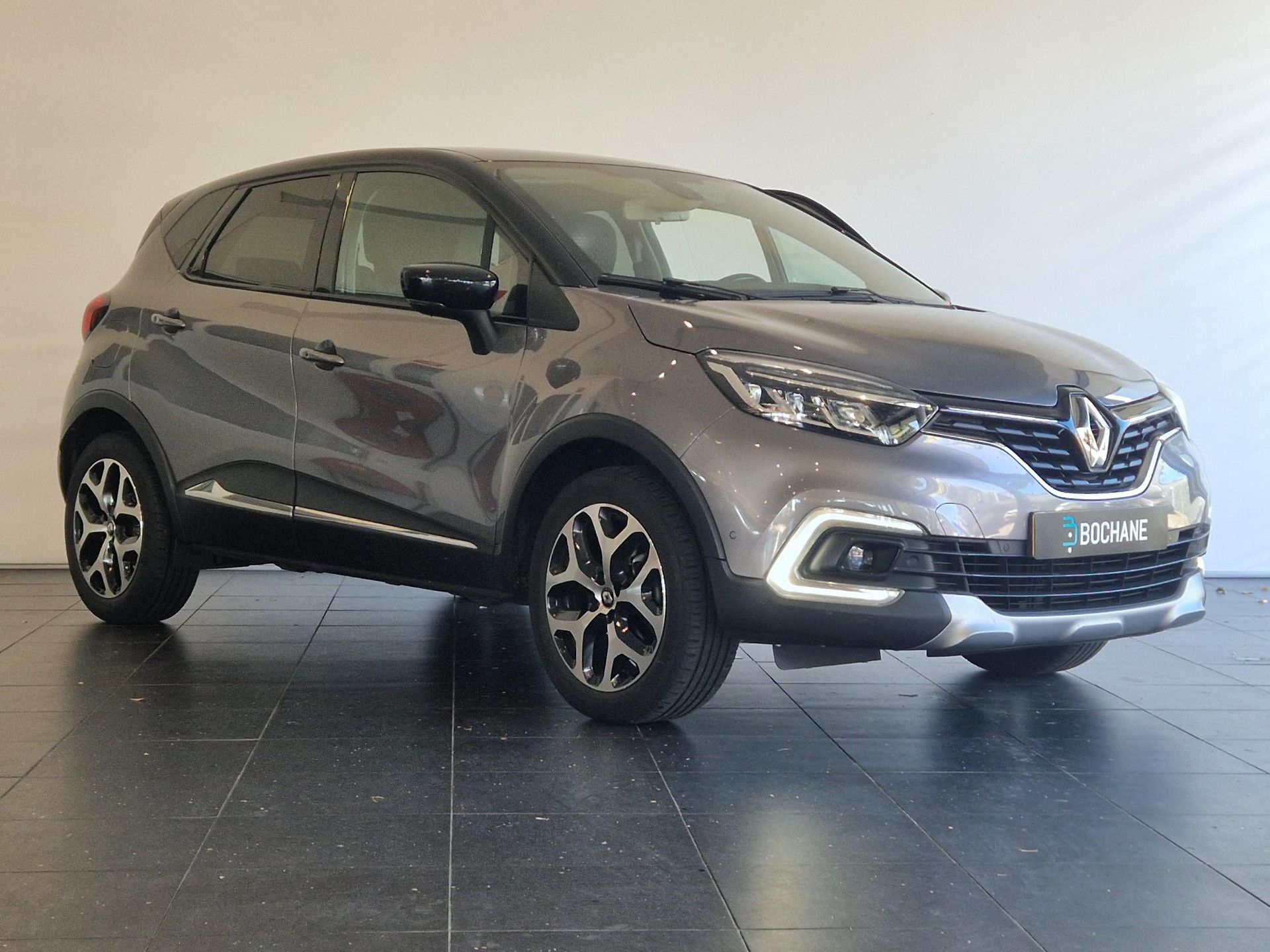 Renault Captur met kenteken XH-472-V – detailfoto