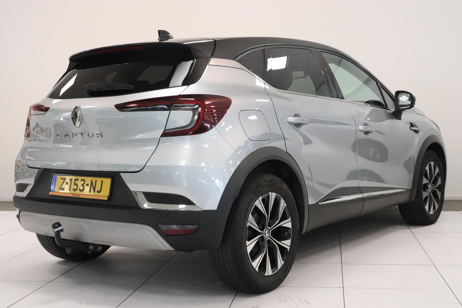 Renault Captur met kenteken Z-153-NJ – achteraanzicht