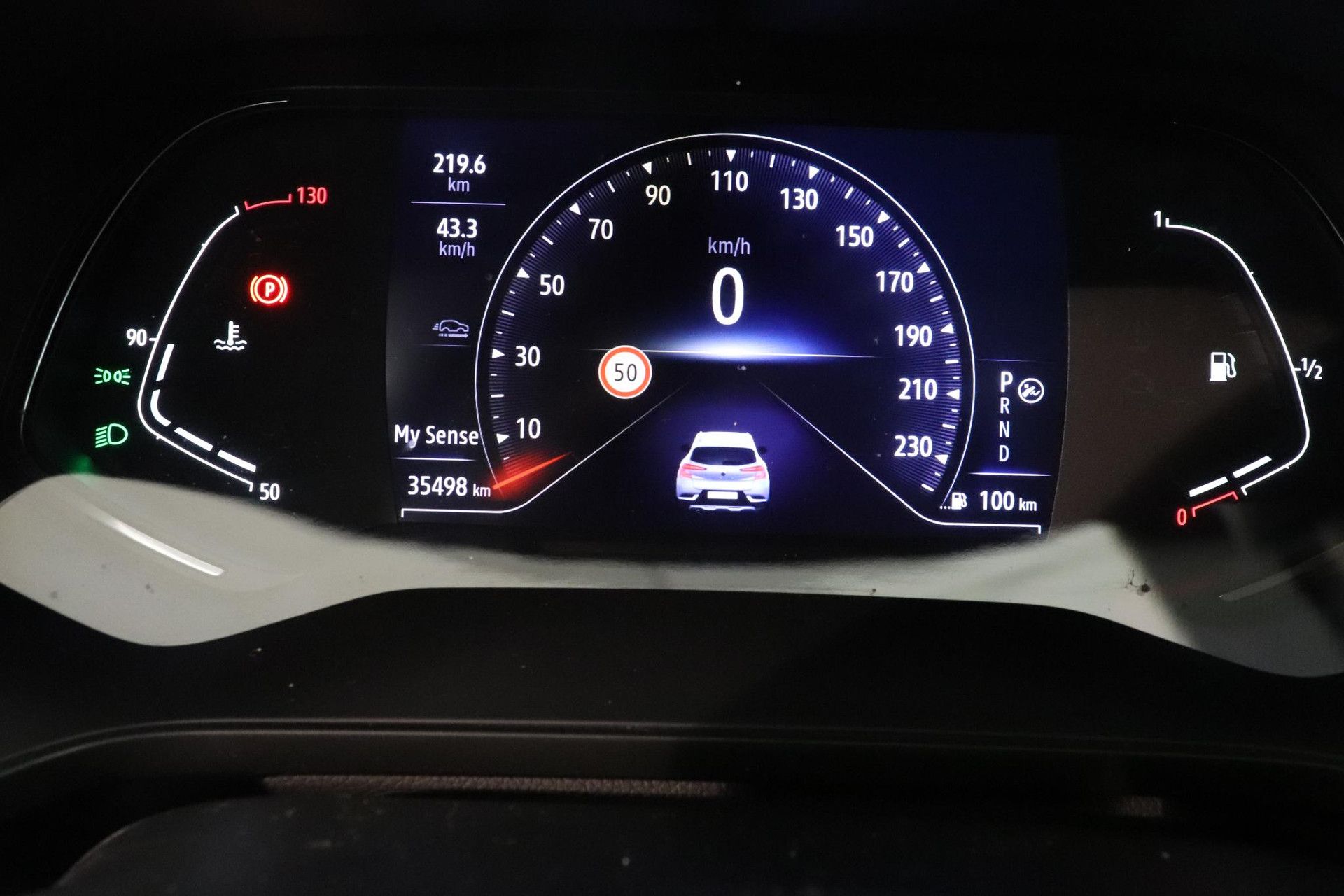 Renault Captur met kenteken Z-153-NJ – interieur