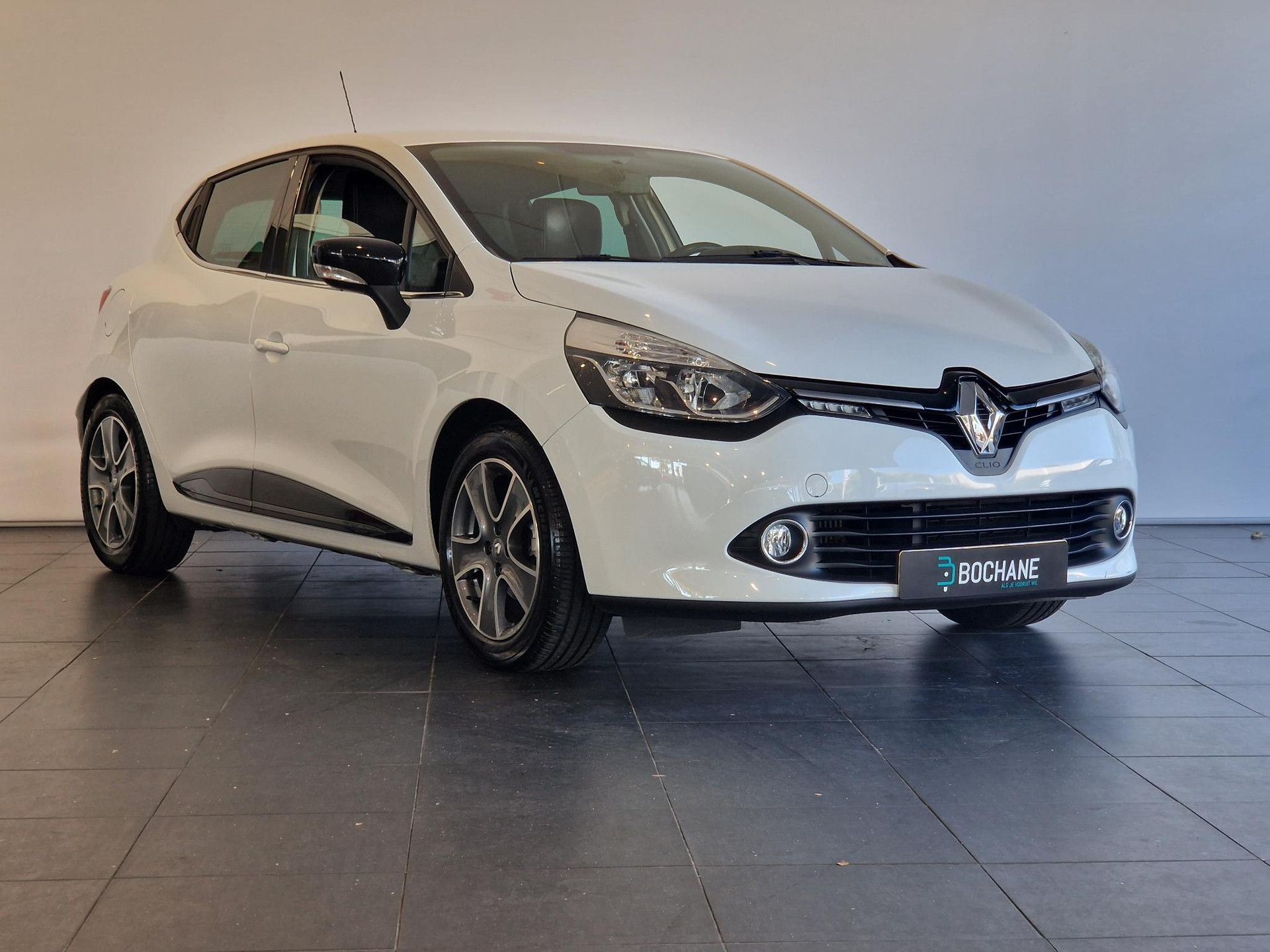 Renault Clio met kenteken 9-ZFN-87 – detailfoto