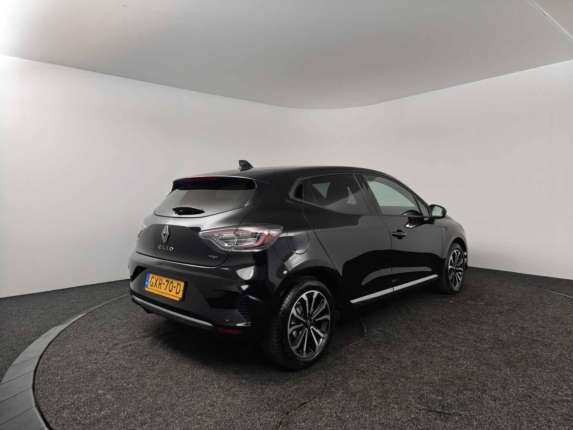 Renault Clio met kenteken GXR-70-D – achteraanzicht