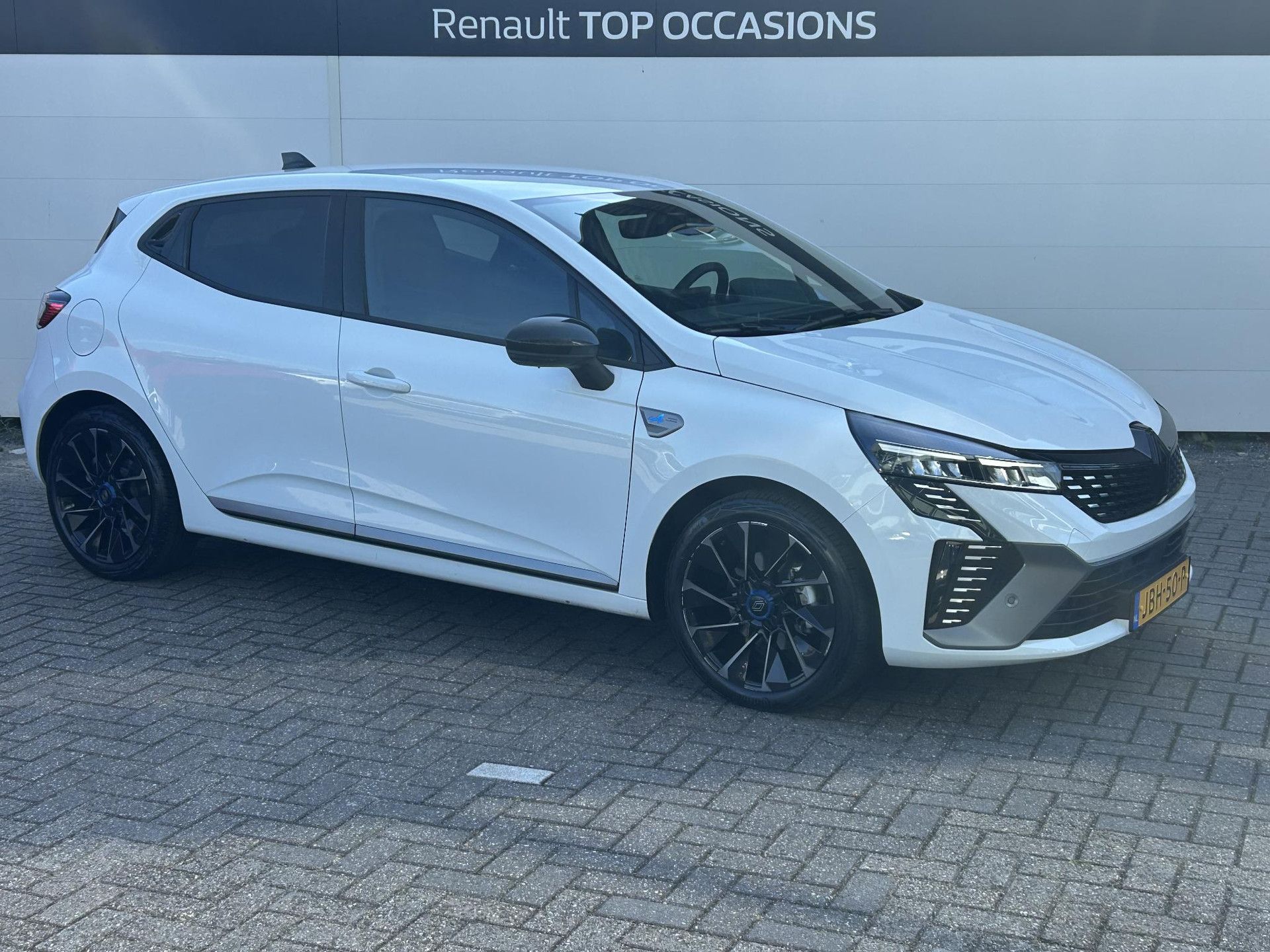 Renault Clio met kenteken JBH-50-P – detailfoto
