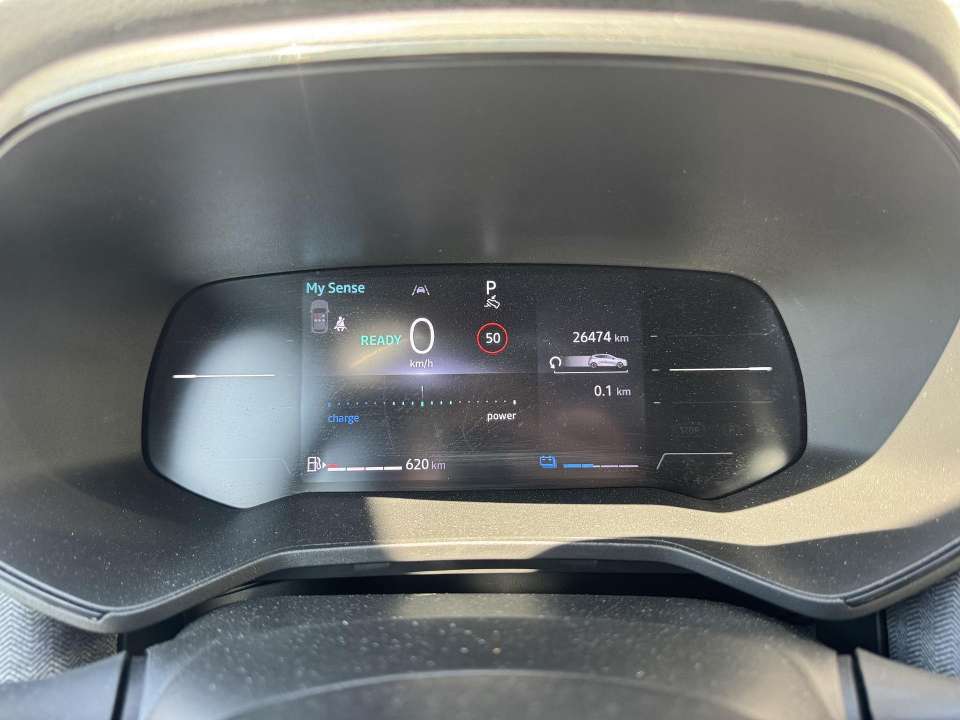 Renault Clio met kenteken JFJ-84-P – dashboard