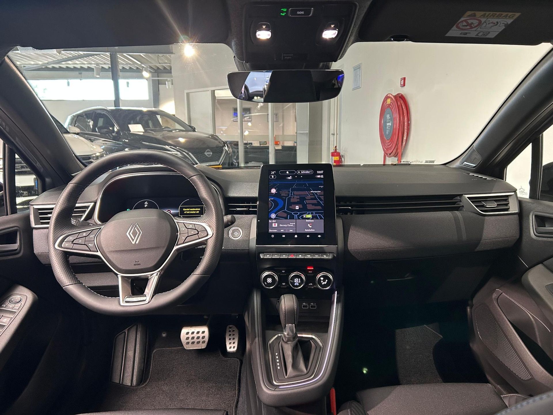 Renault Clio met kenteken JNP-64-V – interieur
