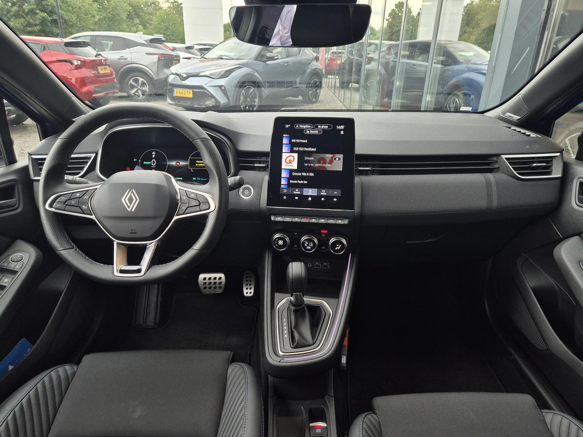 Renault Clio met kenteken JNP-68-V – interieur