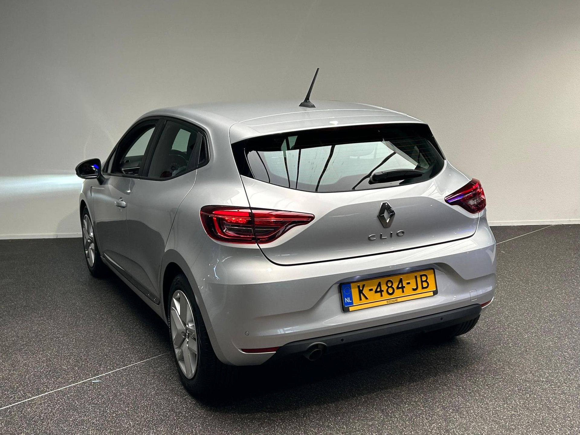 Renault Clio met kenteken K-484-JB – detailfoto
